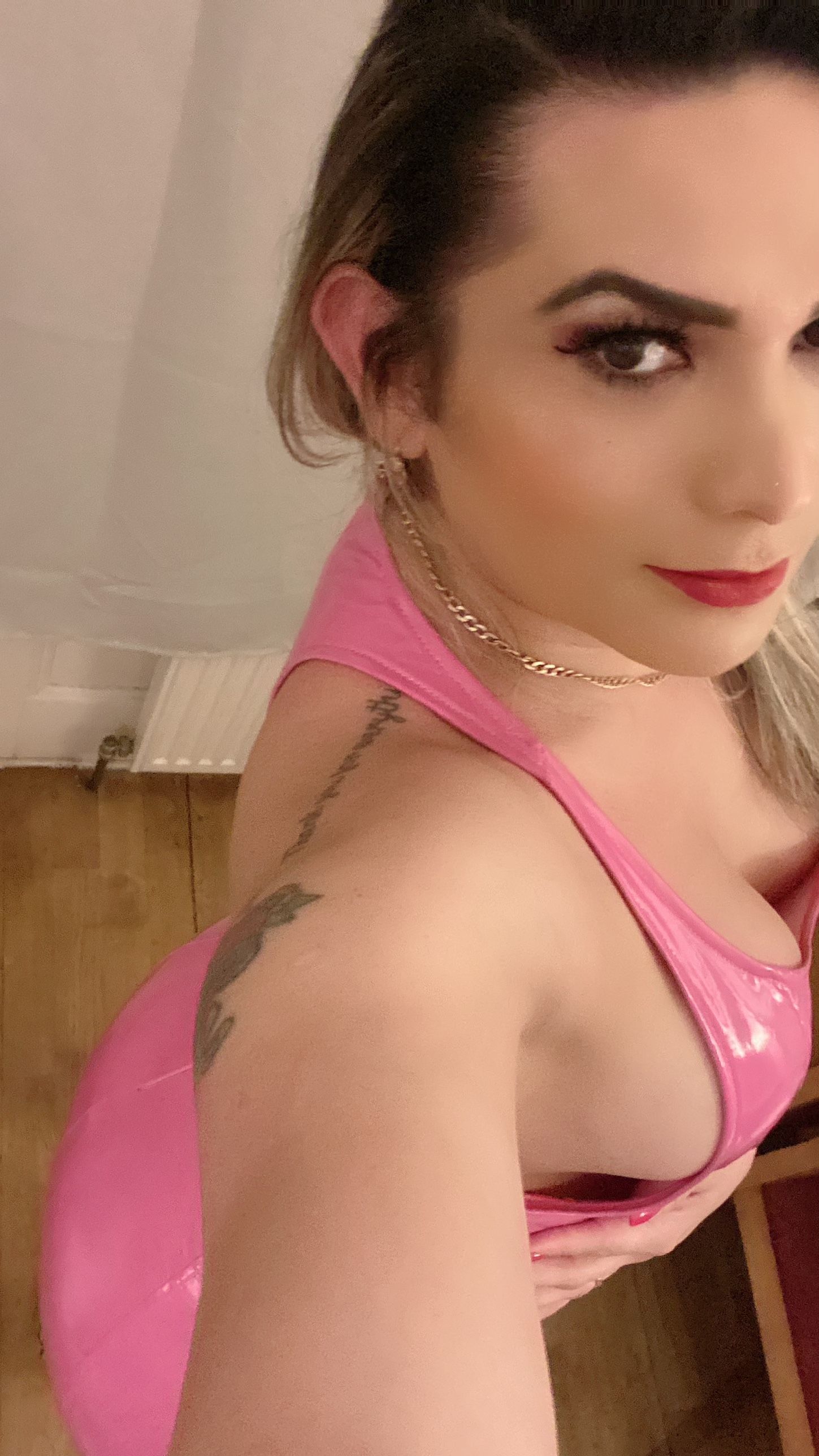 https://cdn.adultwork.com/gallery/G12/9090777.jpg