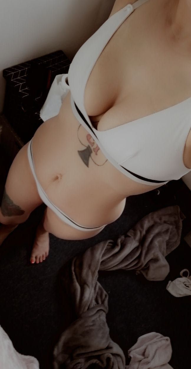 https://cdn.adultwork.com/gallery/G12/9090983.jpg