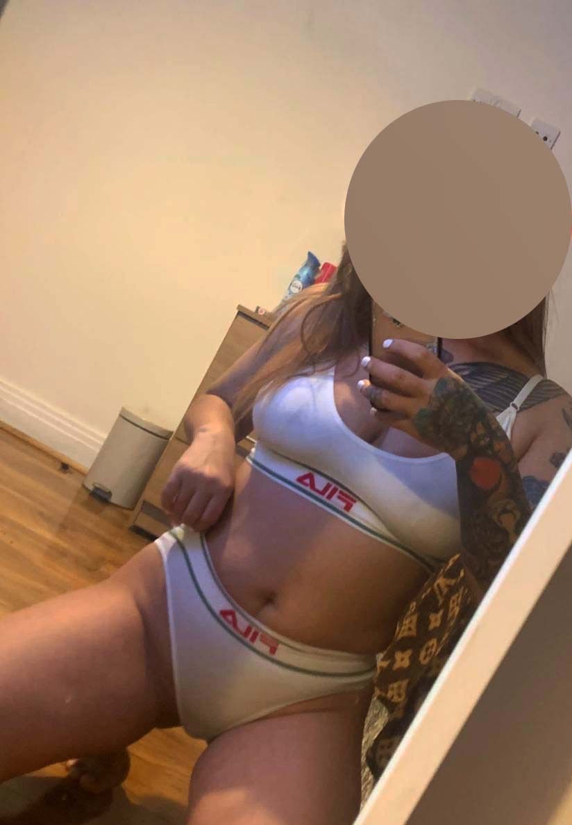 https://cdn.adultwork.com/gallery/G12/9091468.jpg