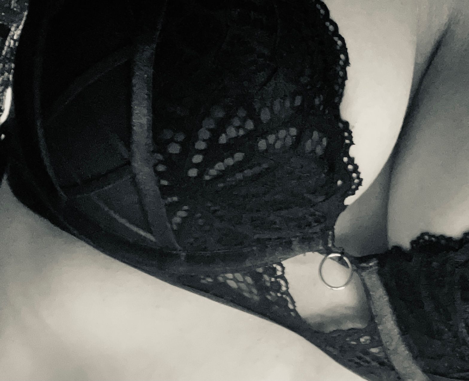 https://cdn.adultwork.com/gallery/G12/9097779.jpg