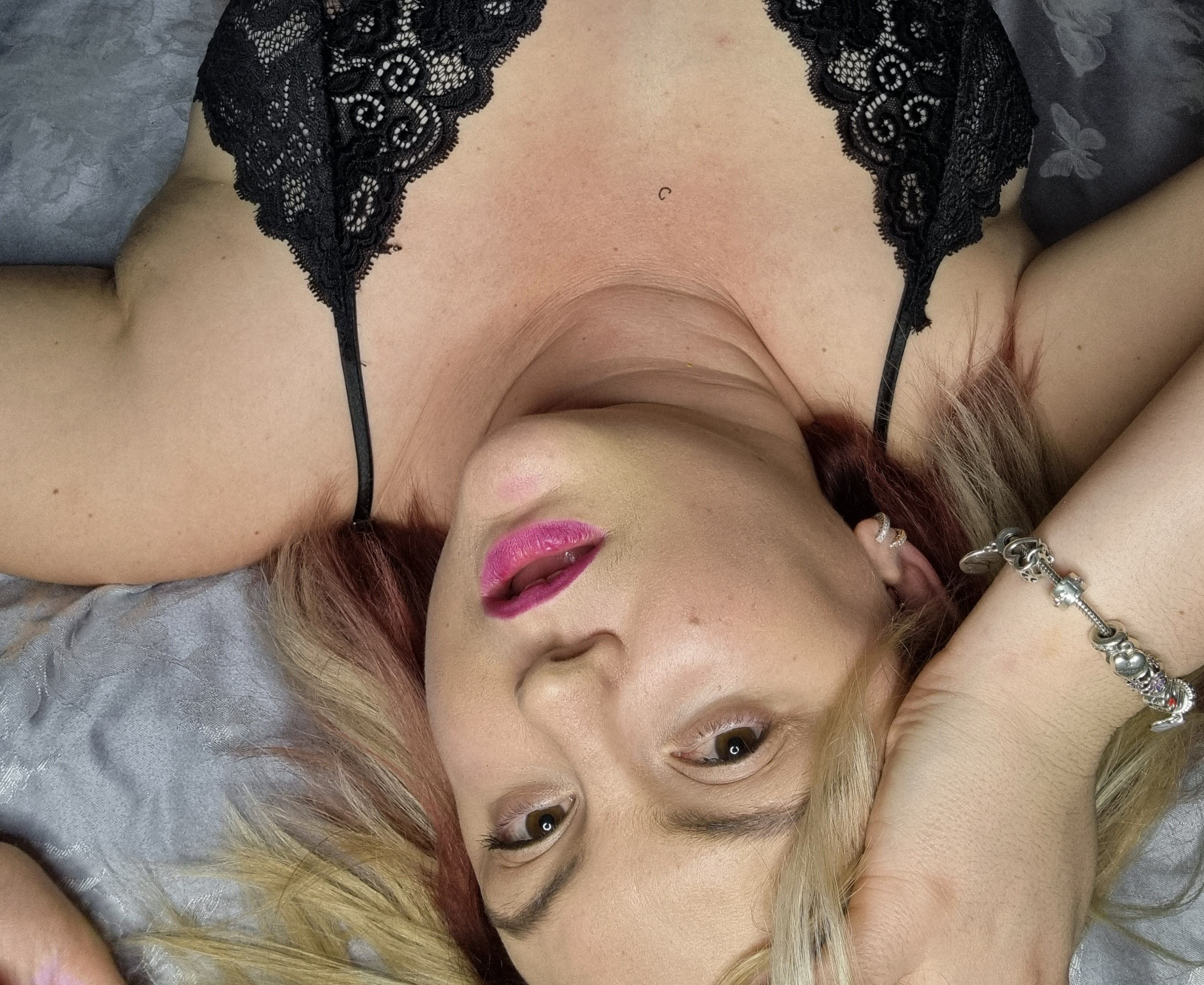 https://cdn.adultwork.com/gallery/G12/9098111.jpg