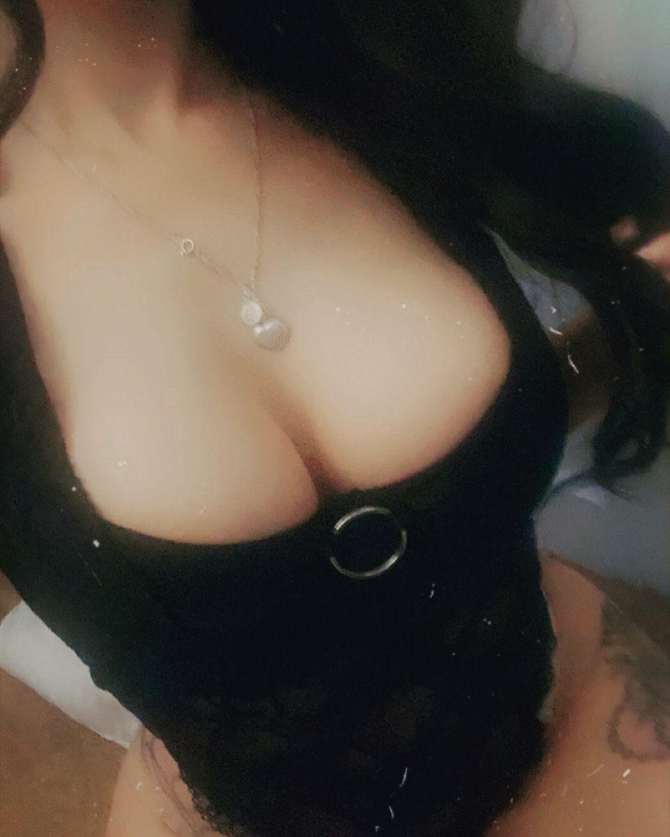 https://cdn.adultwork.com/gallery/G12/9099623.jpg