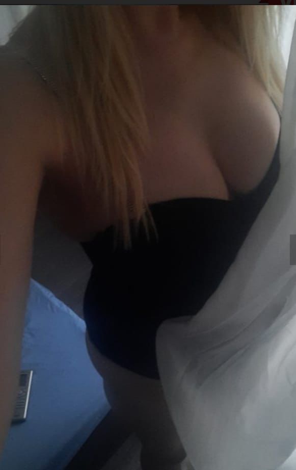 https://cdn.adultwork.com/gallery/G12/9110037.jpg