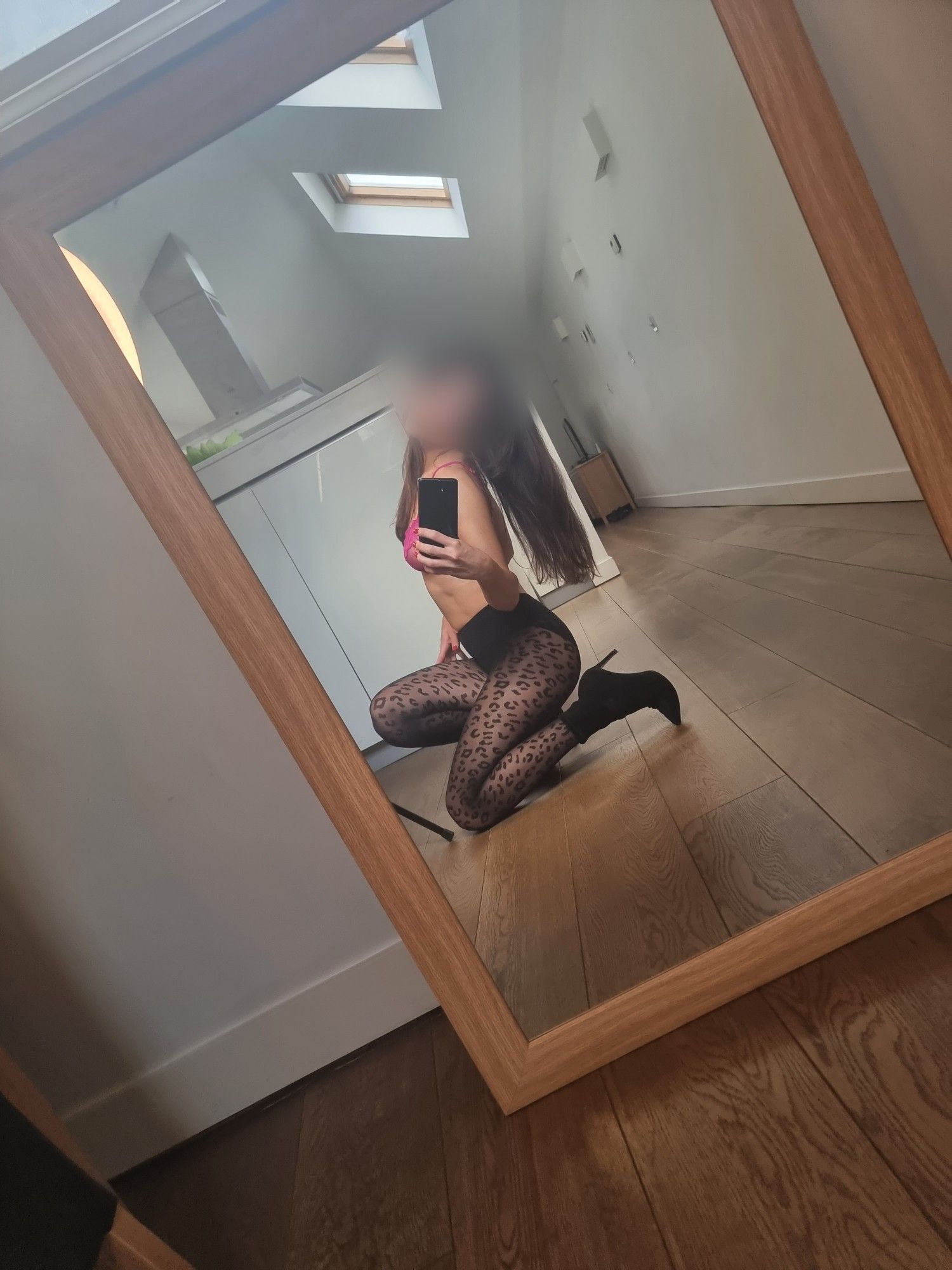 https://cdn.adultwork.com/gallery/G12/9115669.jpg