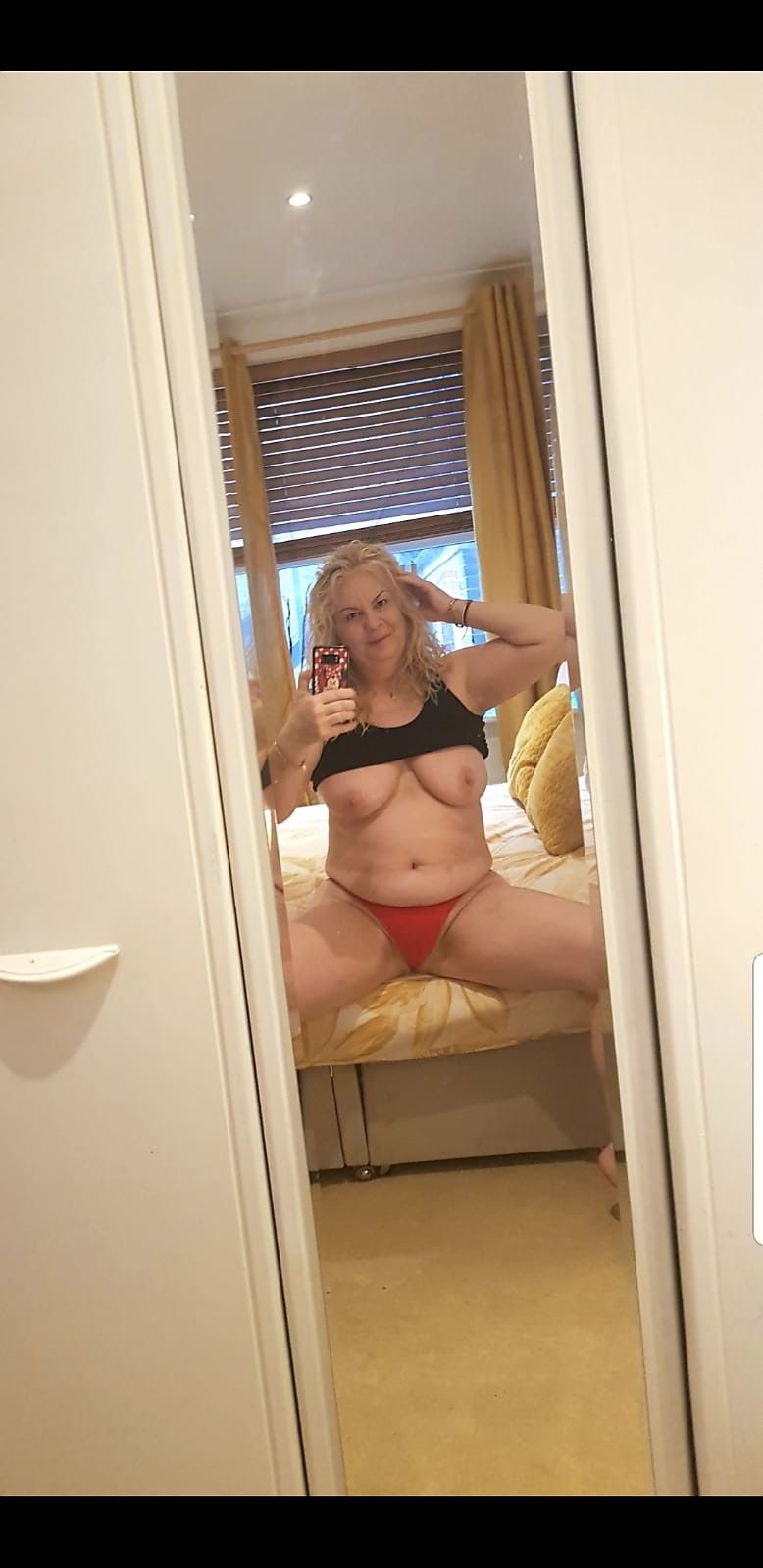 https://cdn.adultwork.com/gallery/G12/9116483.jpg