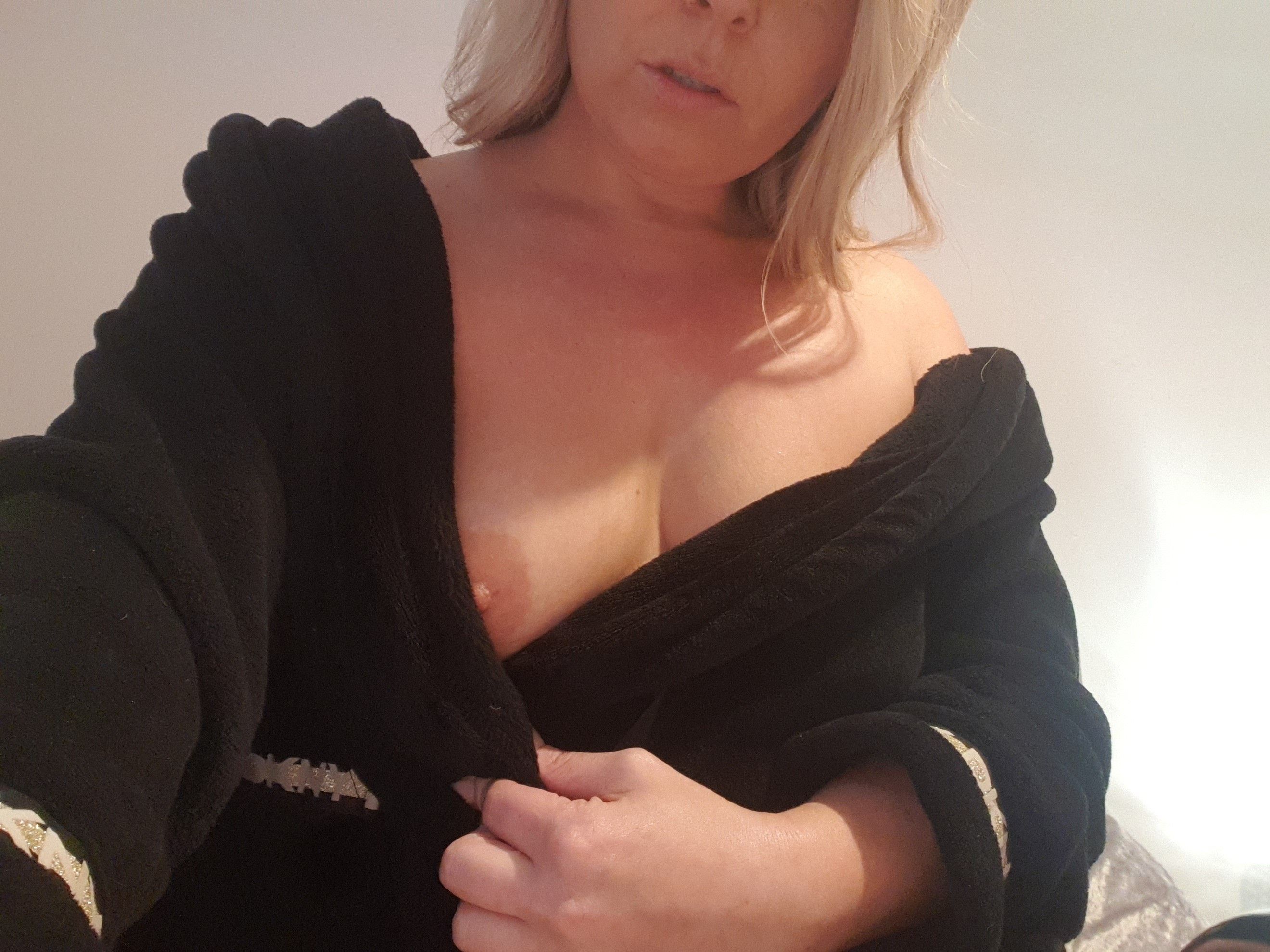 https://cdn.adultwork.com/gallery/G12/9116839.jpg