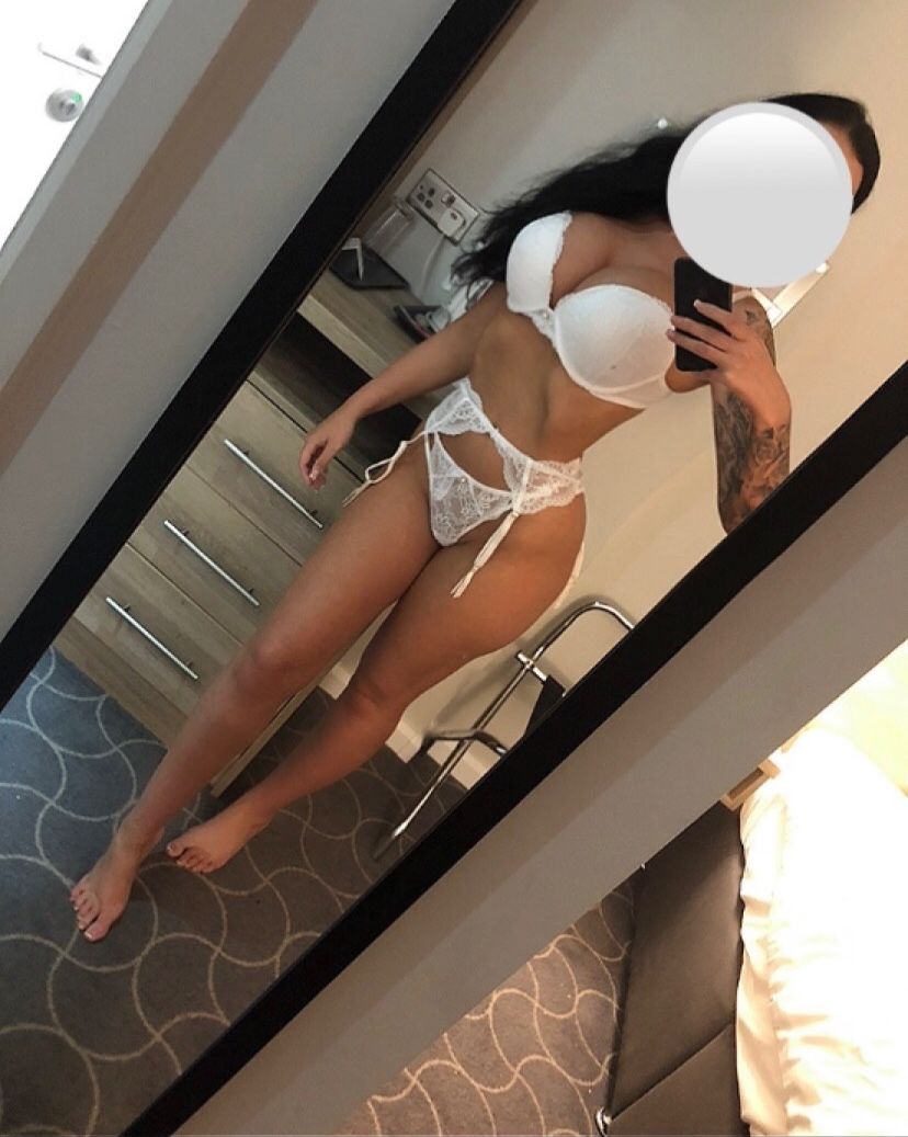 https://cdn.adultwork.com/gallery/G12/9116946.jpg