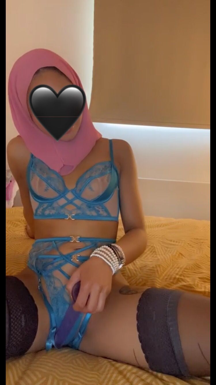 https://cdn.adultwork.com/gallery/G12/9121466.jpg