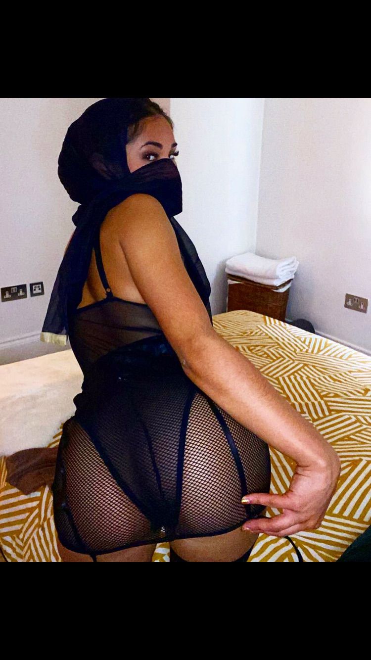 https://cdn.adultwork.com/gallery/G12/9121480.jpg