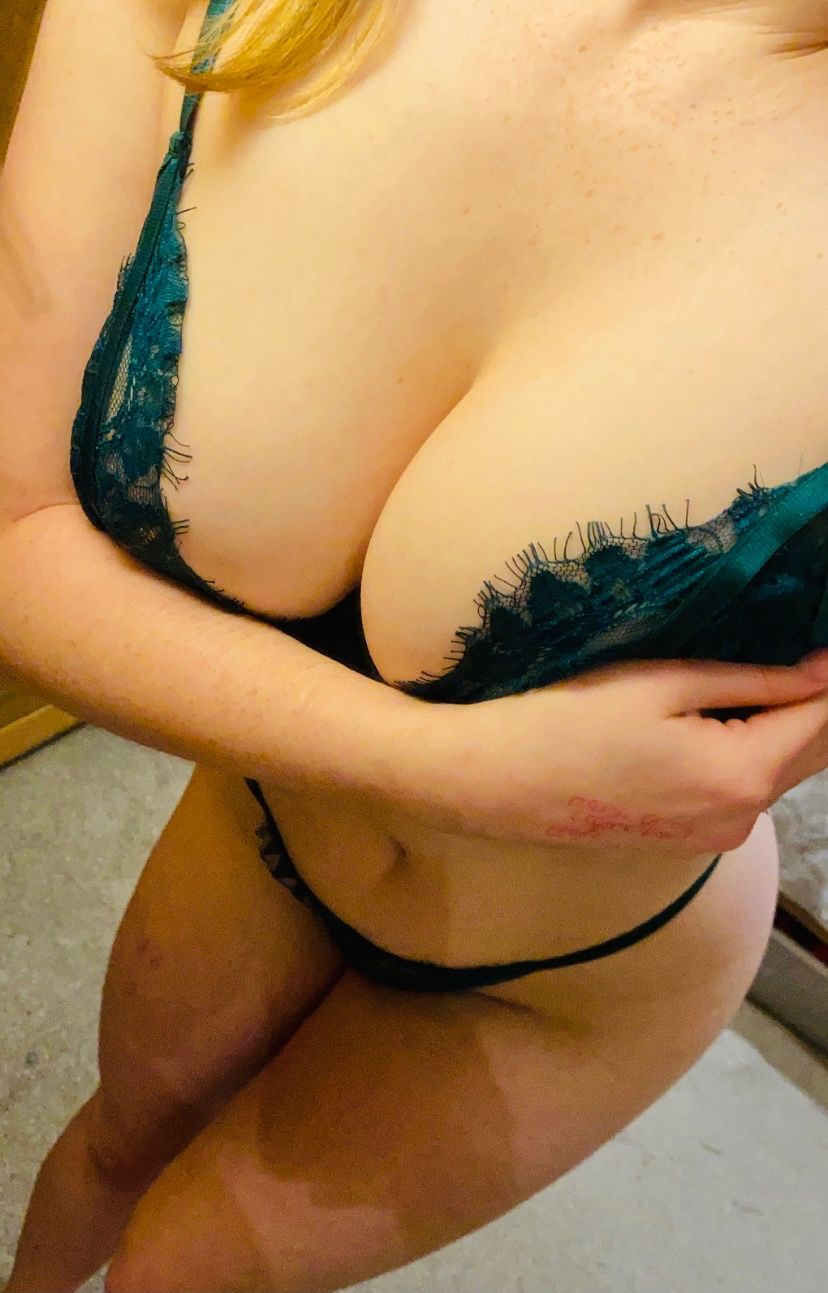 https://cdn.adultwork.com/gallery/G12/9129114.jpg