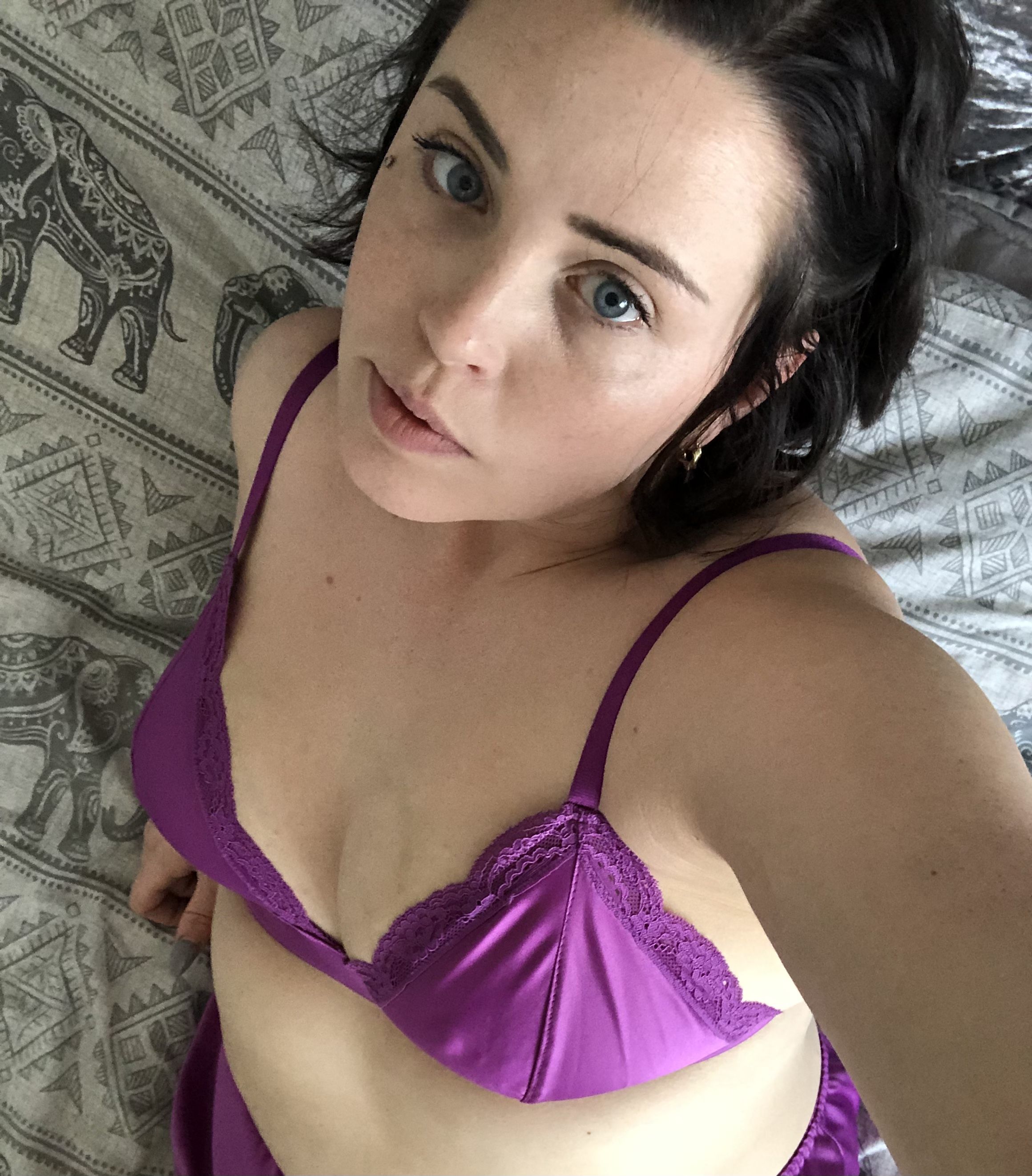 https://cdn.adultwork.com/gallery/G12/9130519.jpg