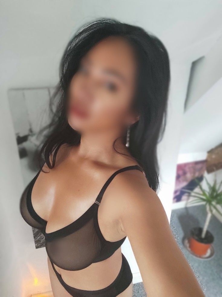 https://cdn.adultwork.com/gallery/G13/9161129.jpg