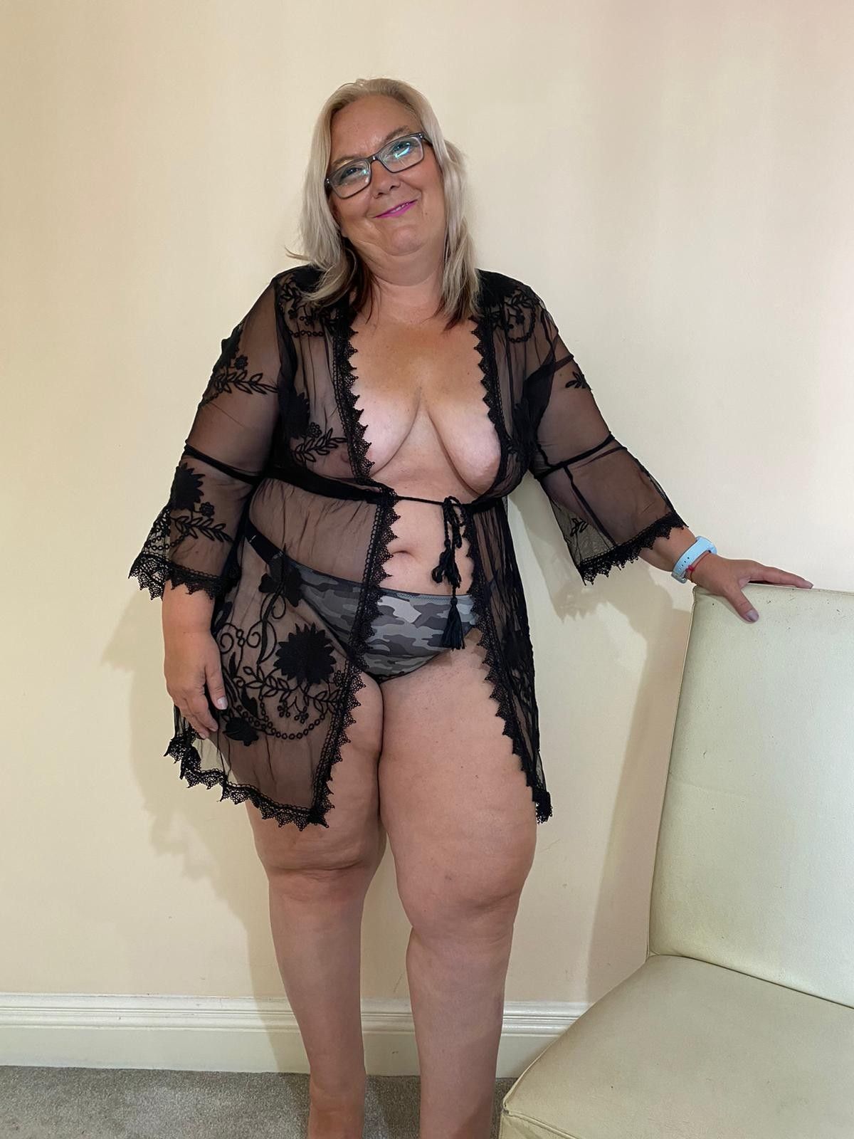 https://cdn.adultwork.com/gallery/G13/9256979.jpg