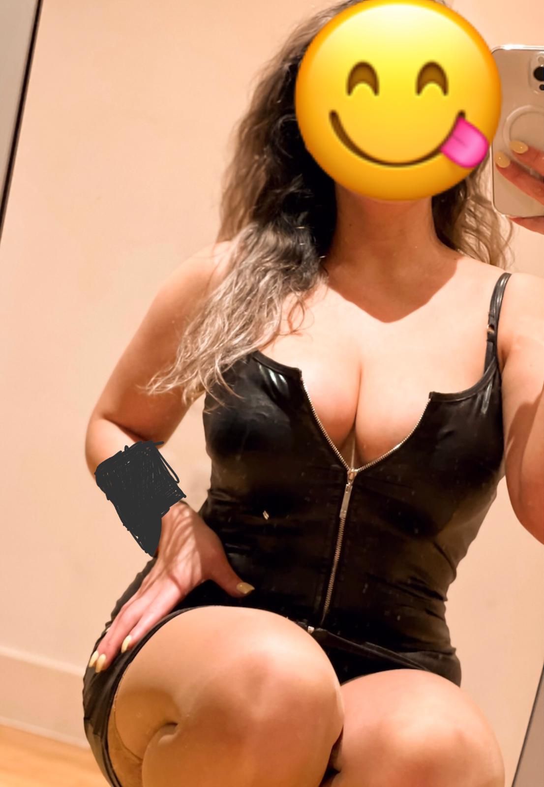 https://cdn.adultwork.com/gallery/G13/9403878.jpg