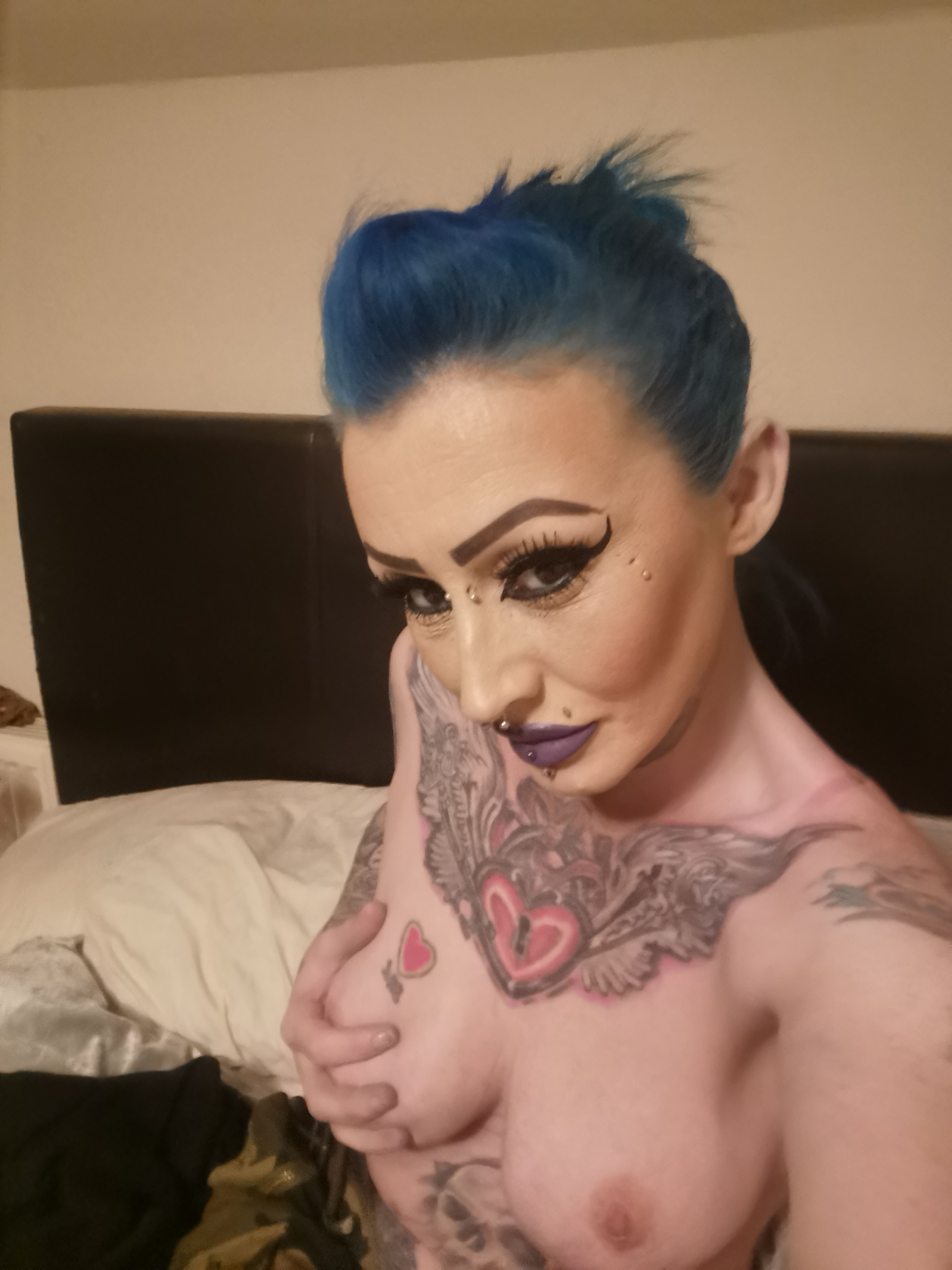 https://cdn.adultwork.com/gallery/G13/9749204.jpg