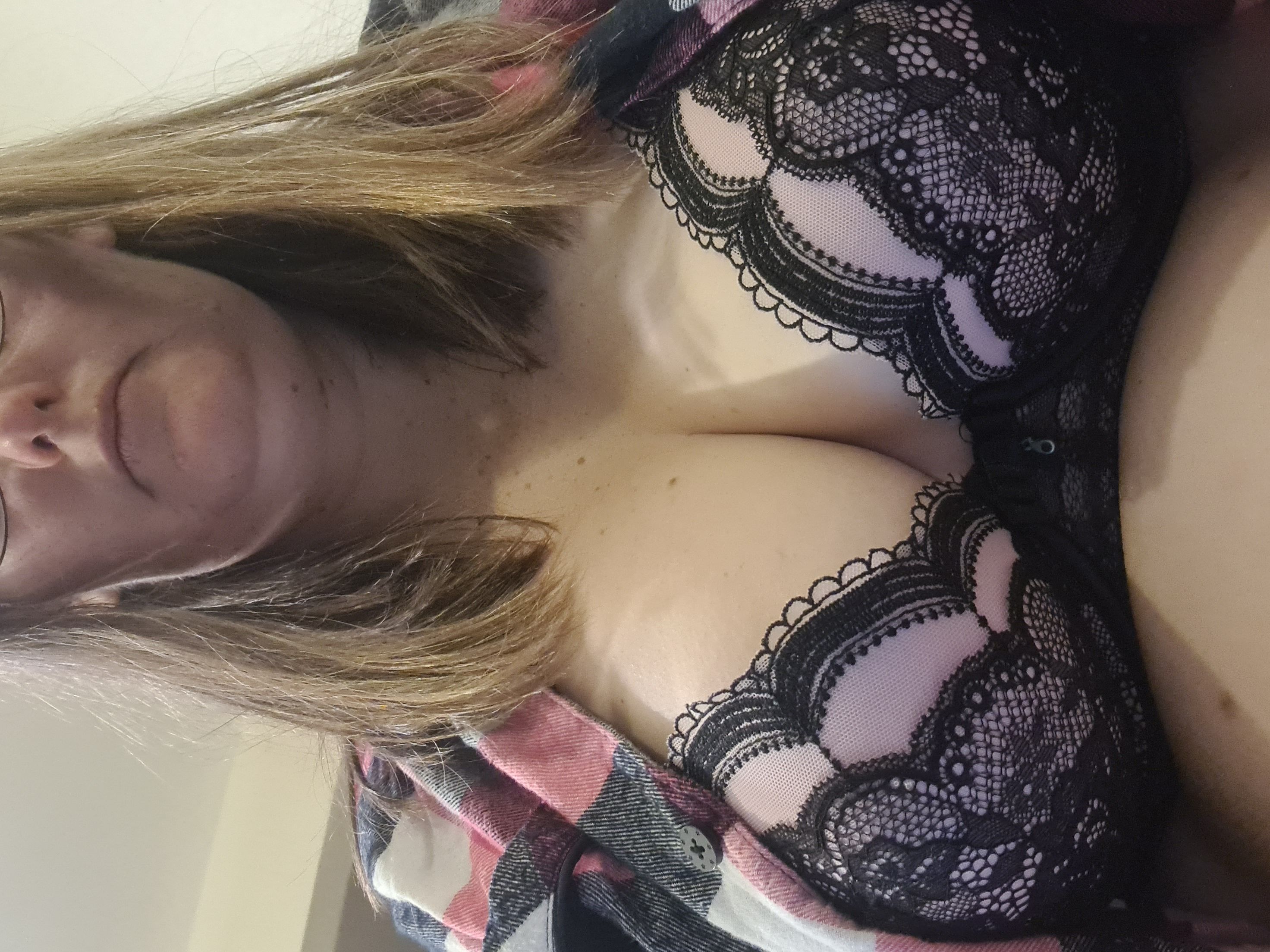 https://cdn.adultwork.com/gallery/G13/9749335.jpg