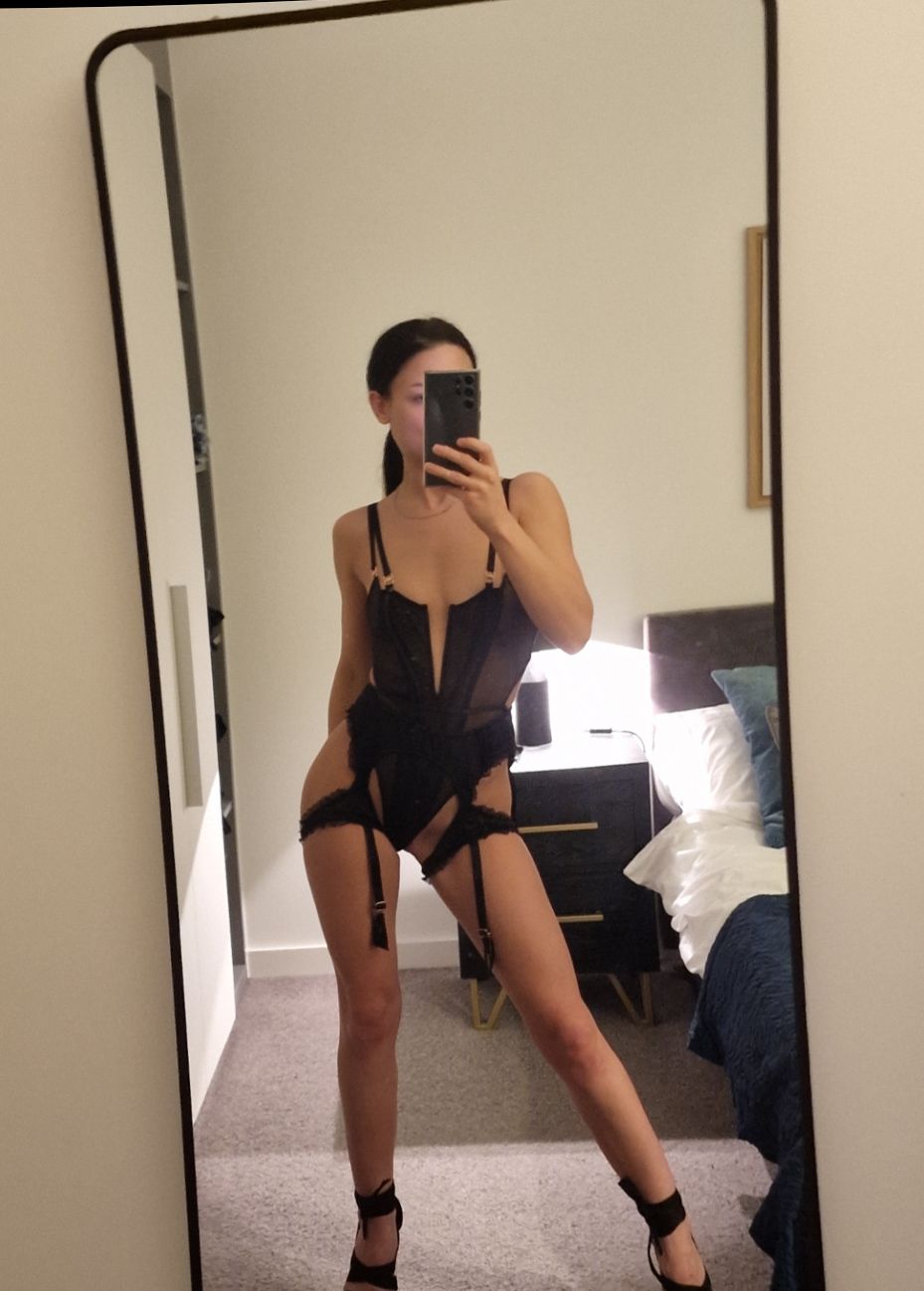 https://cdn.adultwork.com/gallery/G13/9759315.jpg