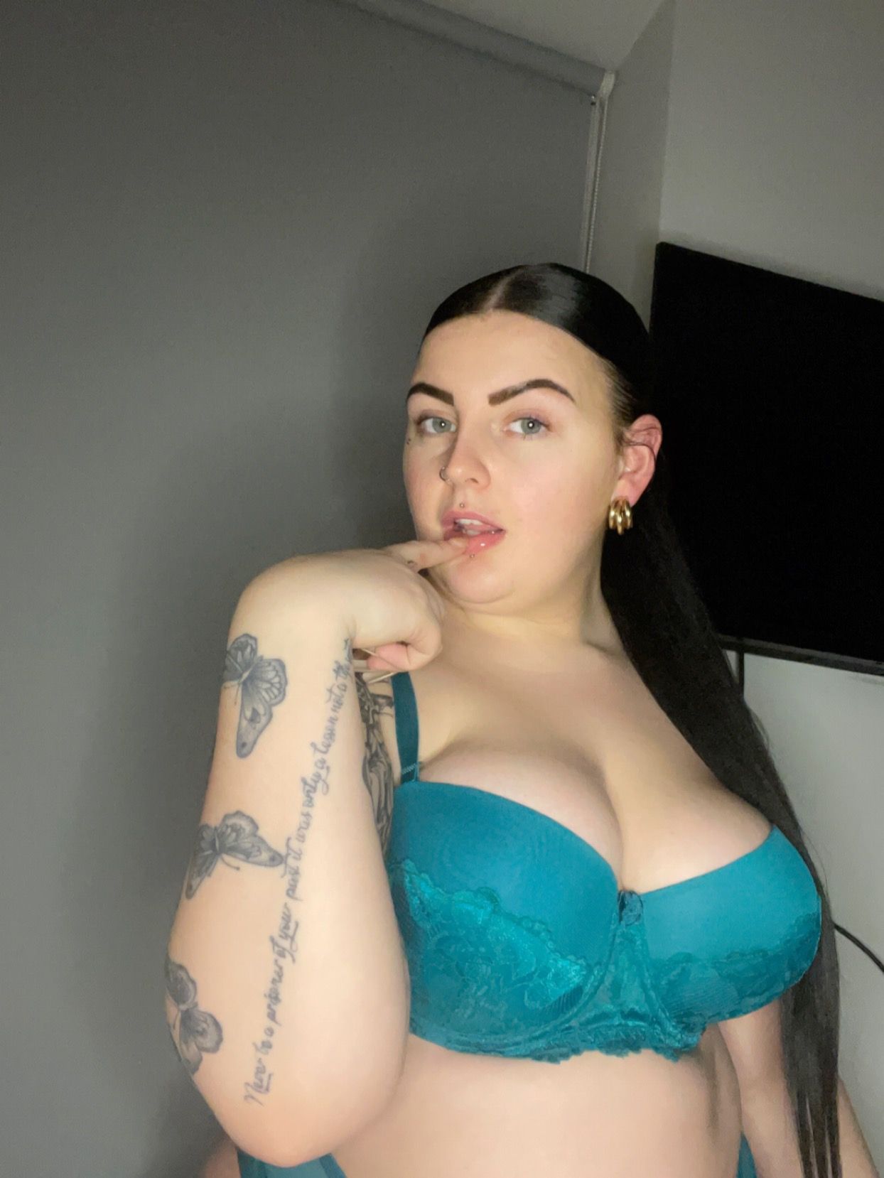 https://cdn.adultwork.com/gallery/G13/9763794.jpg