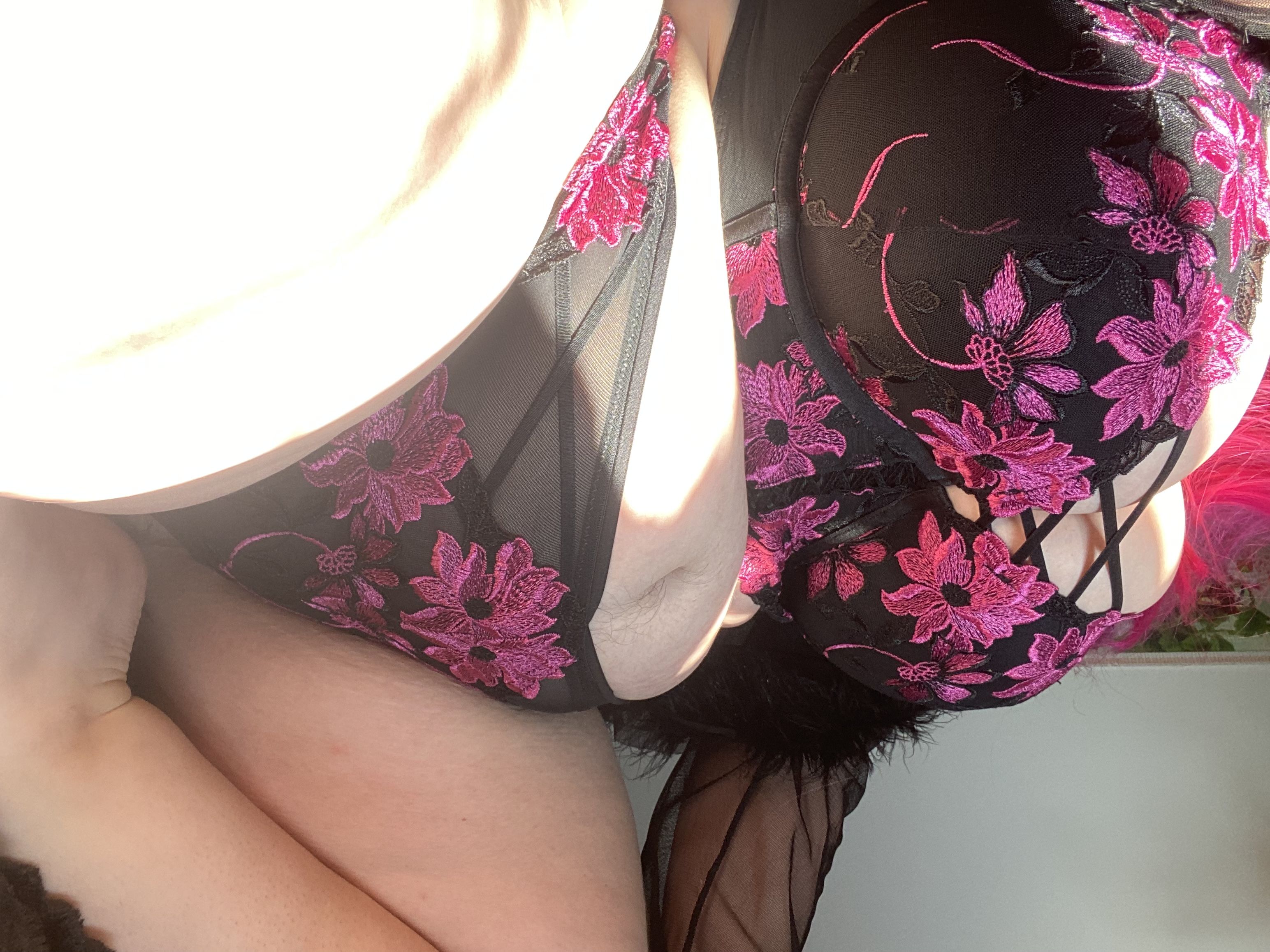 https://cdn.adultwork.com/gallery/G13/9764517.jpg