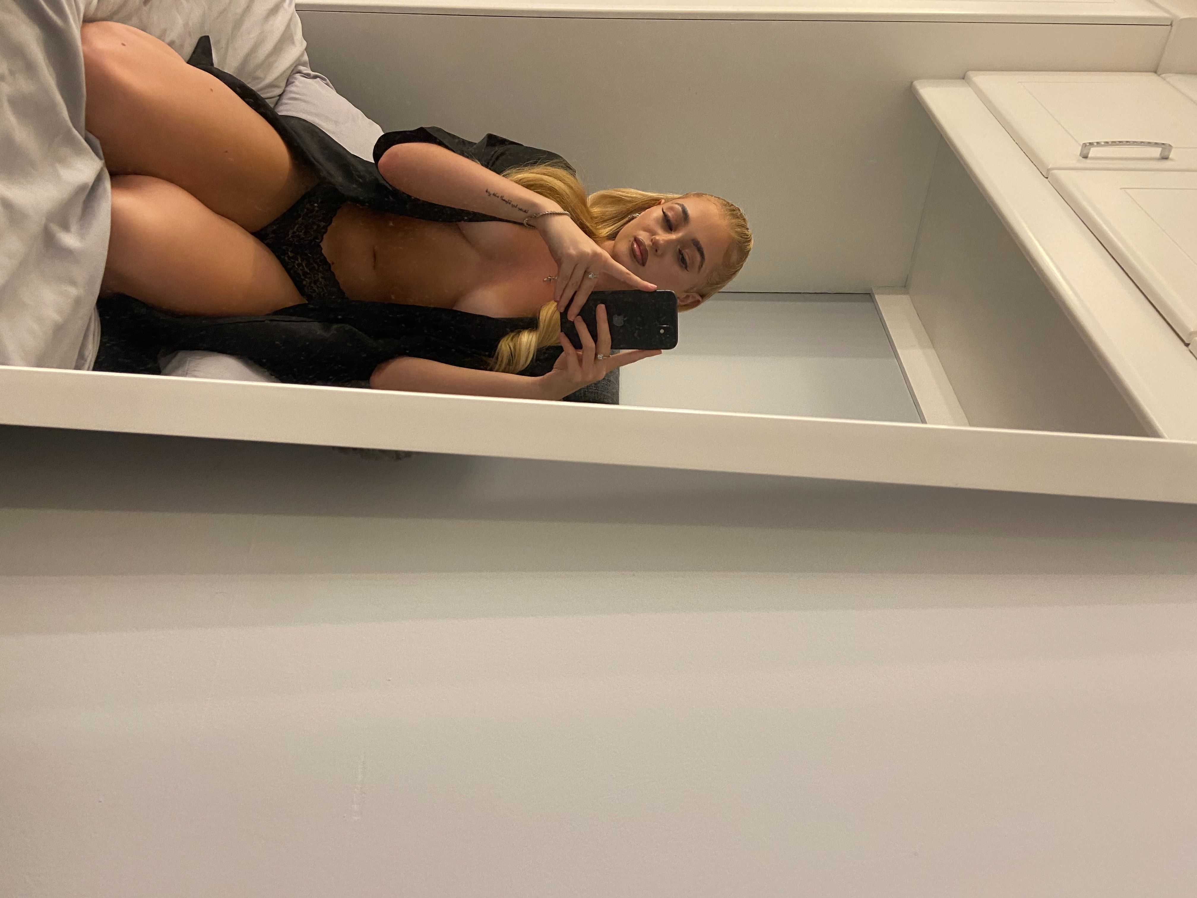 https://cdn.adultwork.com/gallery/G13/9765721.jpg