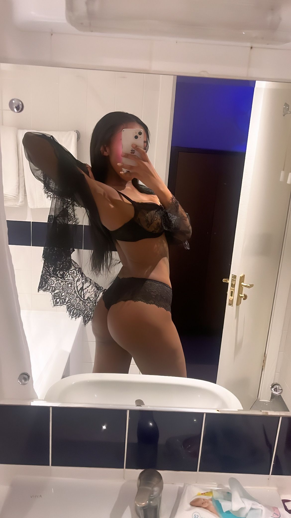 https://cdn.adultwork.com/gallery/G13/9771394.jpg