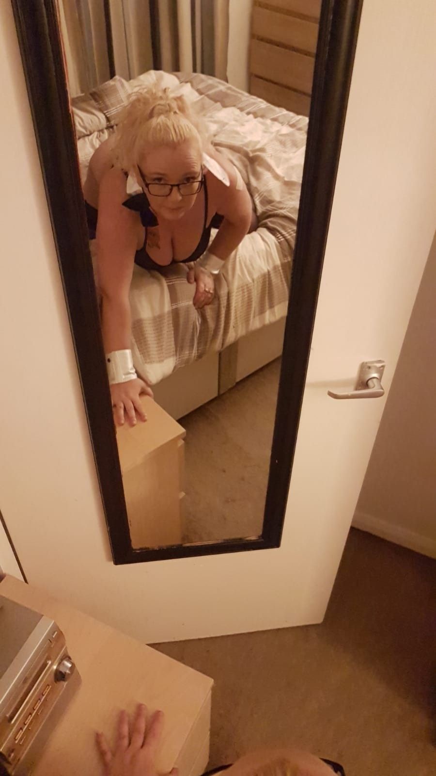 https://cdn.adultwork.com/gallery/G13/9772532.jpg