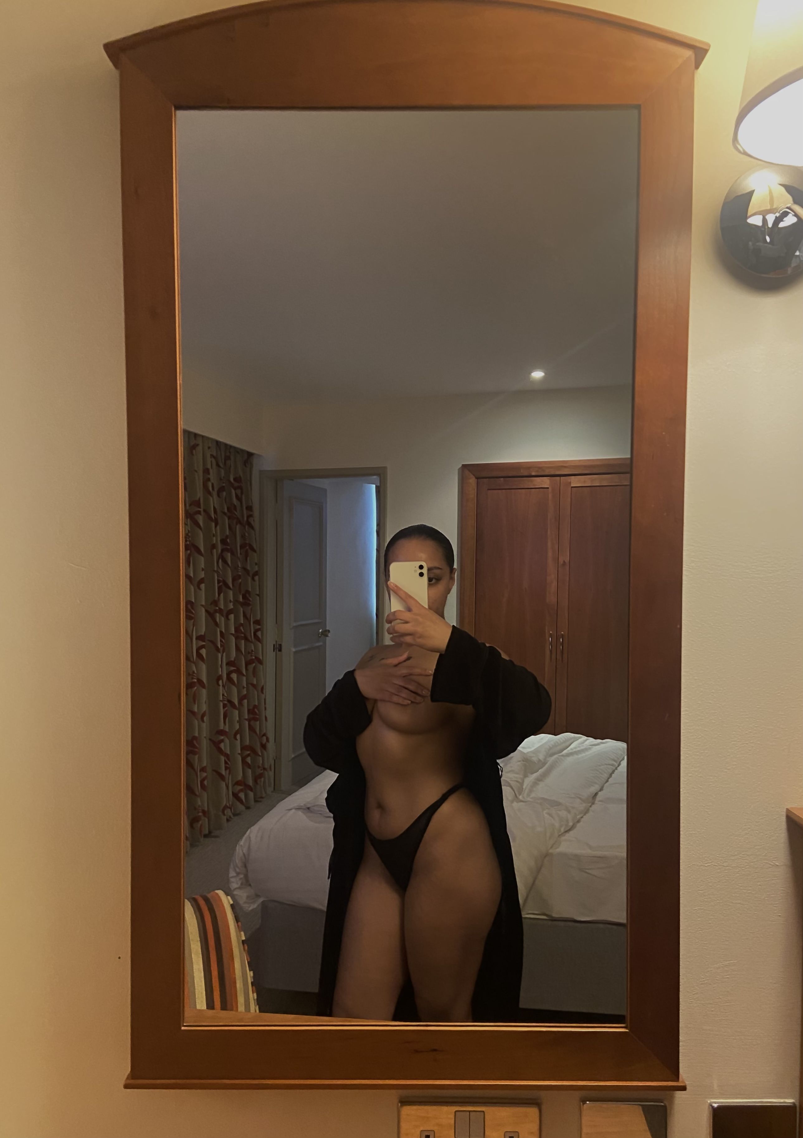 https://cdn.adultwork.com/gallery/G13/9773294.jpg