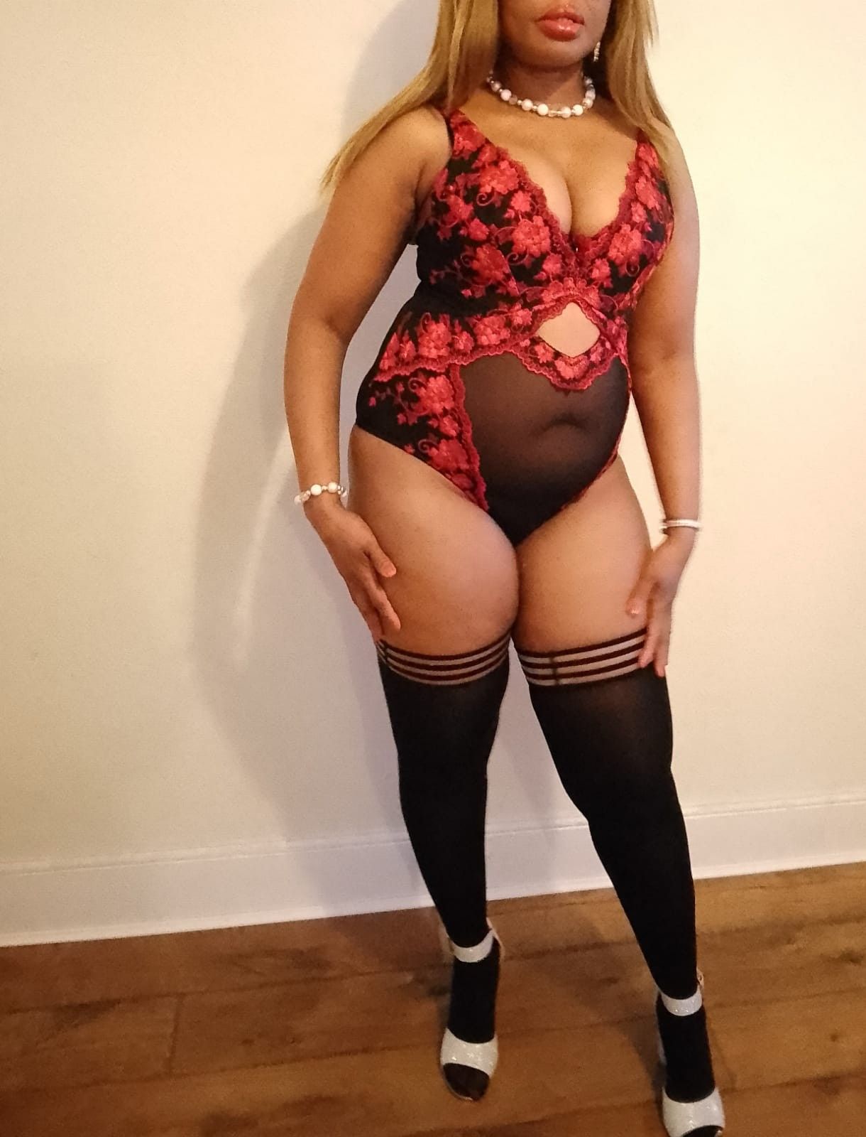 https://cdn.adultwork.com/gallery/G13/9774352.jpg