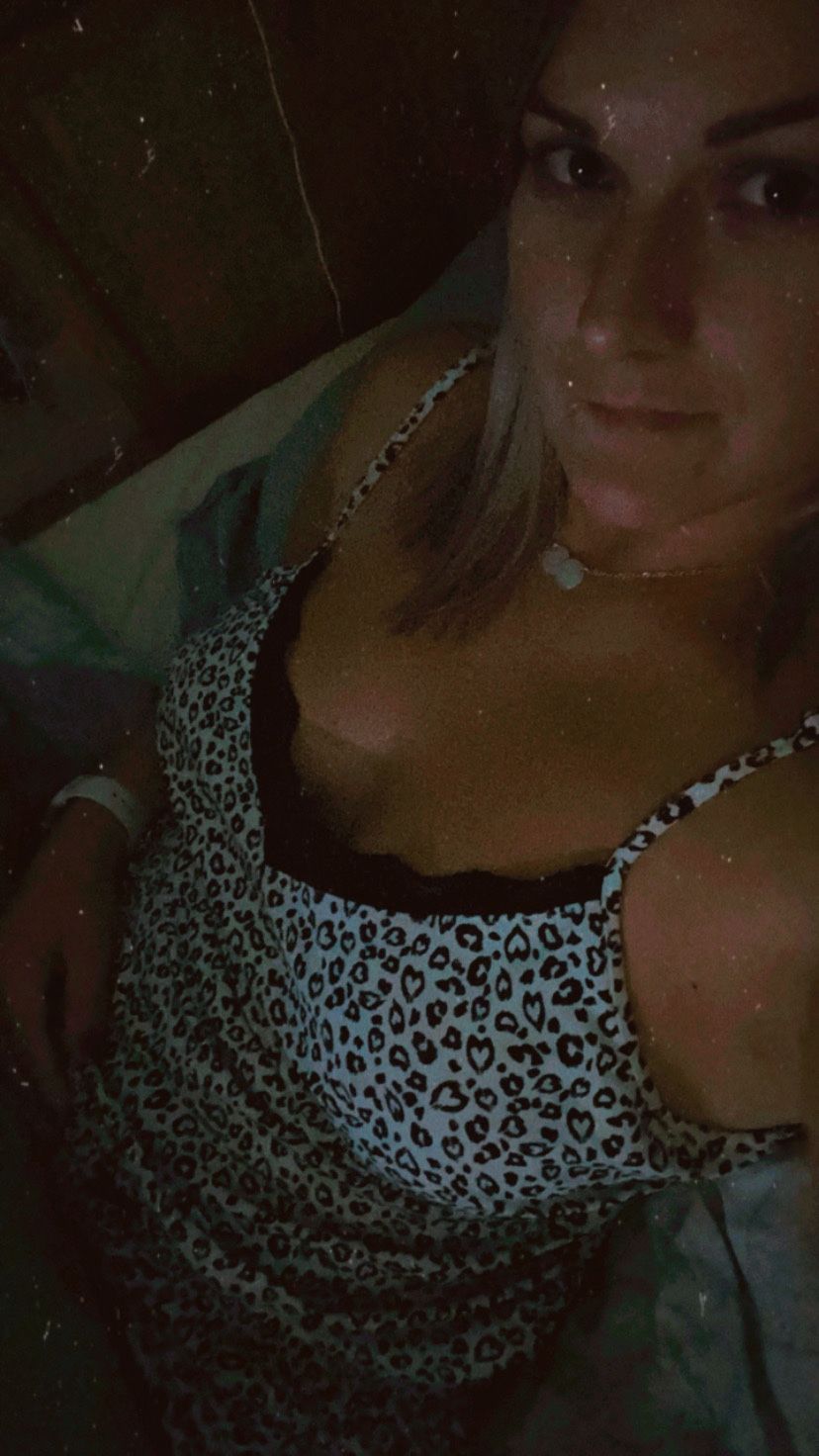 https://cdn.adultwork.com/gallery/G13/9774766.jpg