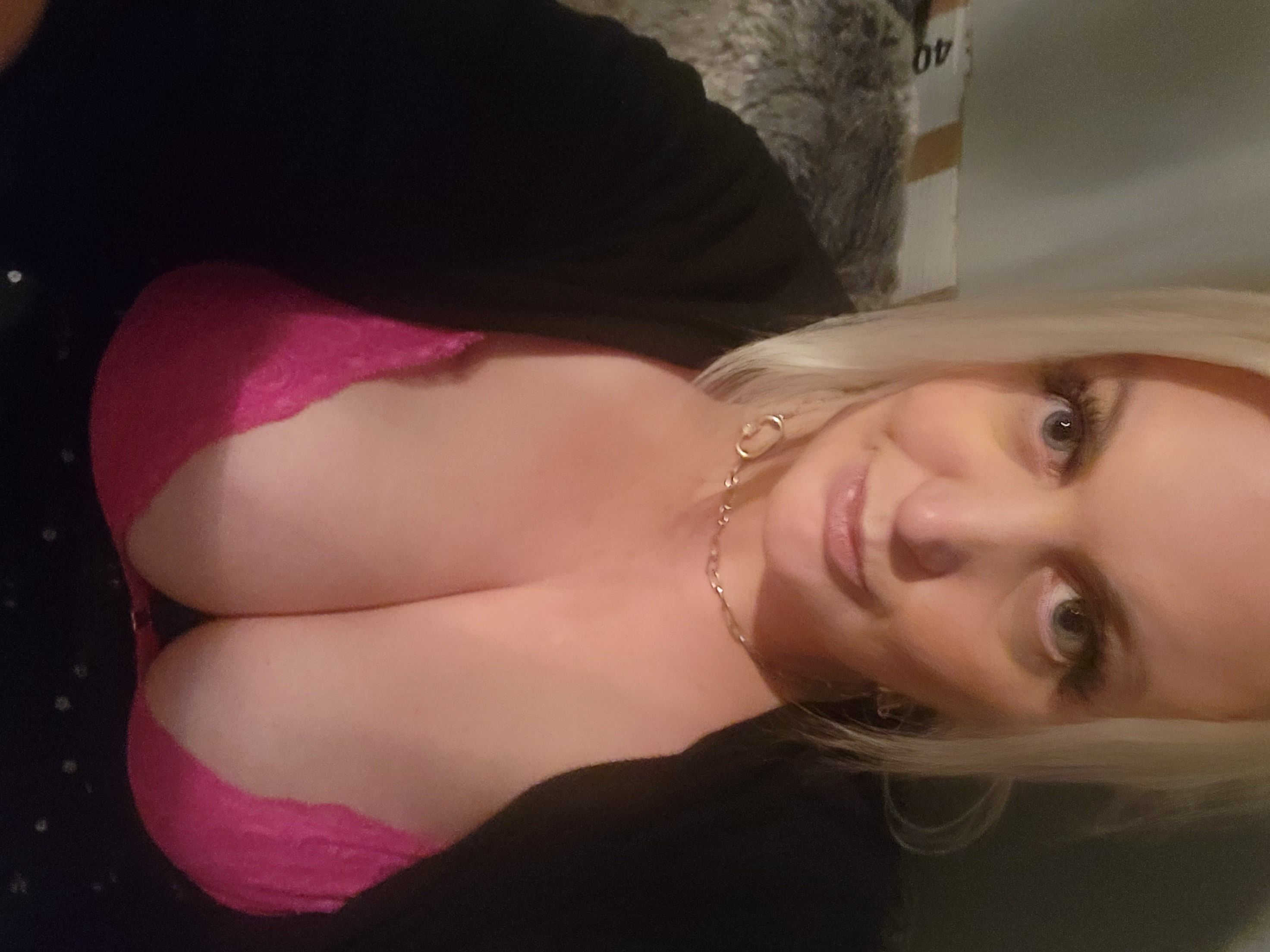 https://cdn.adultwork.com/gallery/G13/9793584.jpg