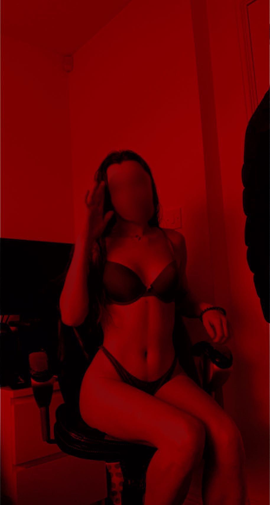 https://cdn.adultwork.com/gallery/G13/9813396.jpg