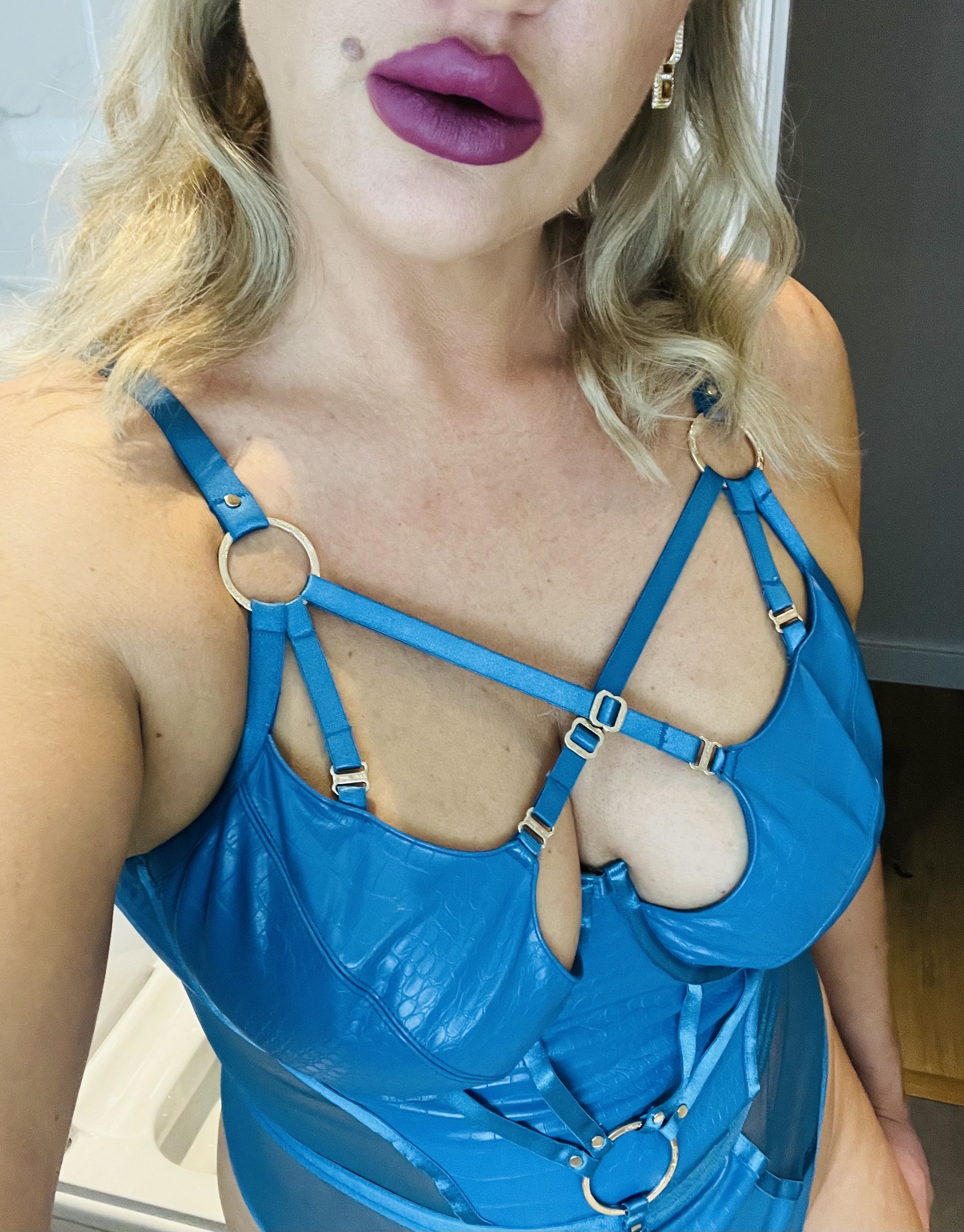 https://cdn.adultwork.com/gallery/G14/10339880.jpg