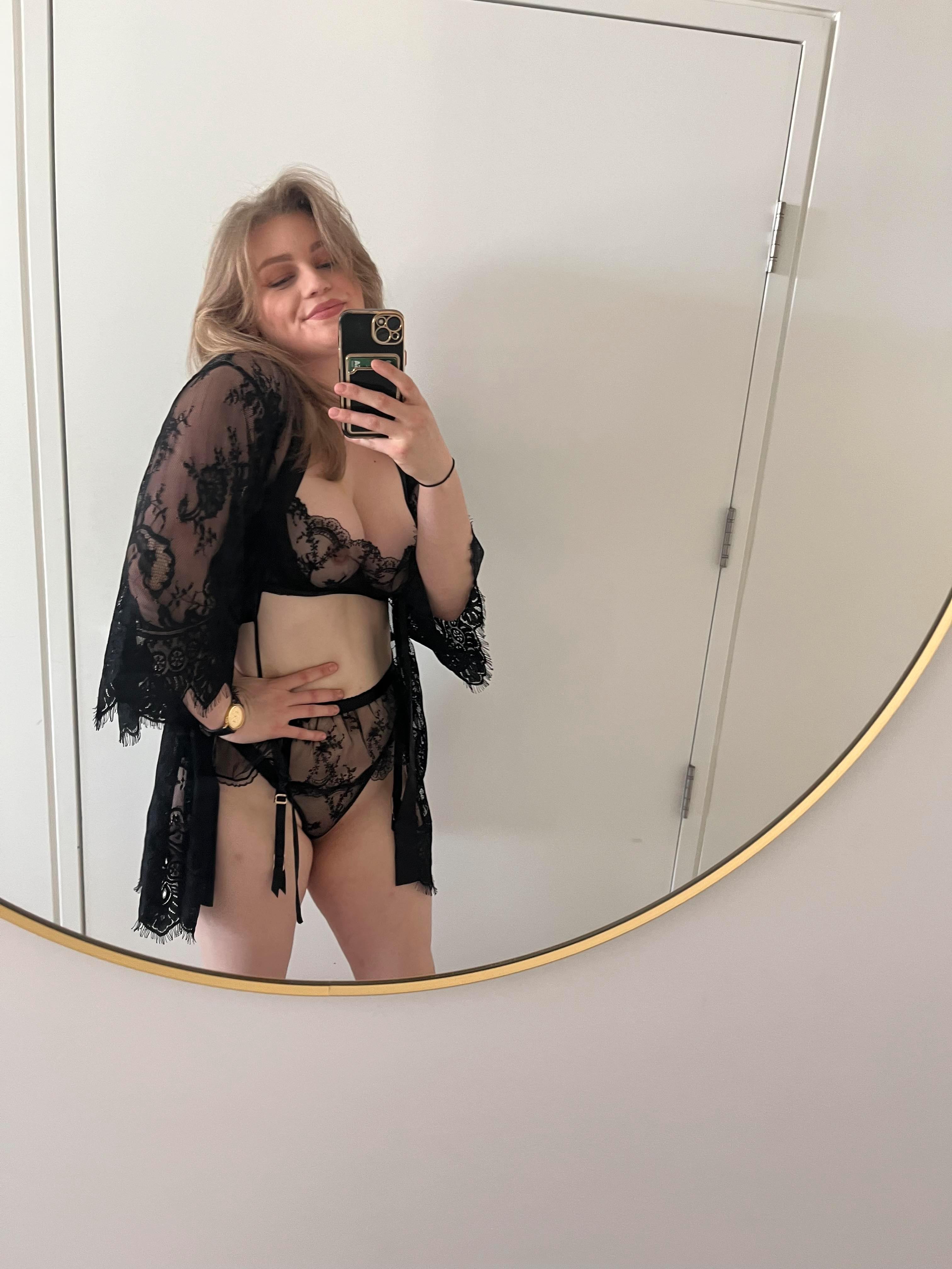 https://cdn.adultwork.com/gallery/G14/10349790.jpg