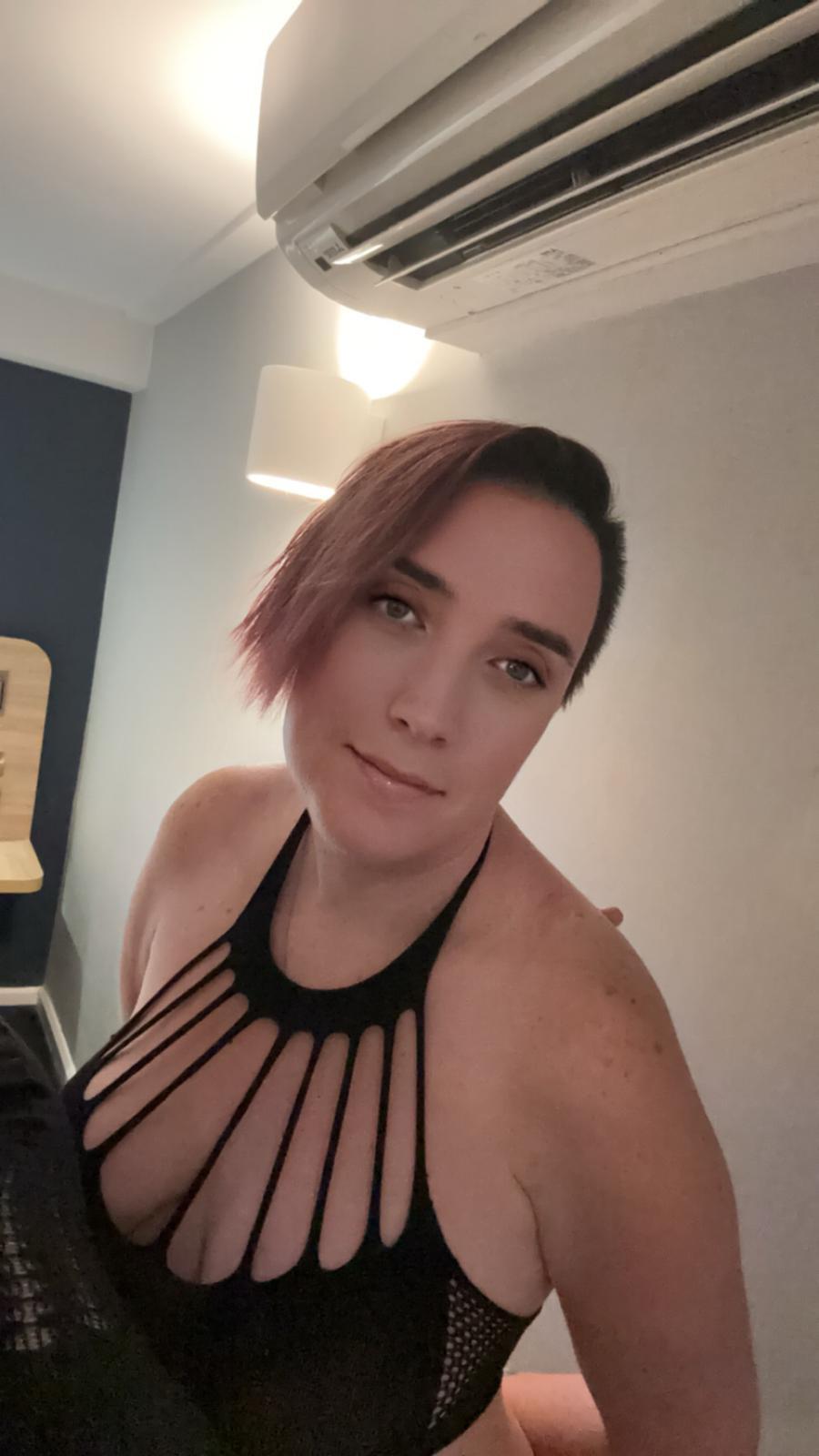 https://cdn.adultwork.com/gallery/G14/10362361.jpg