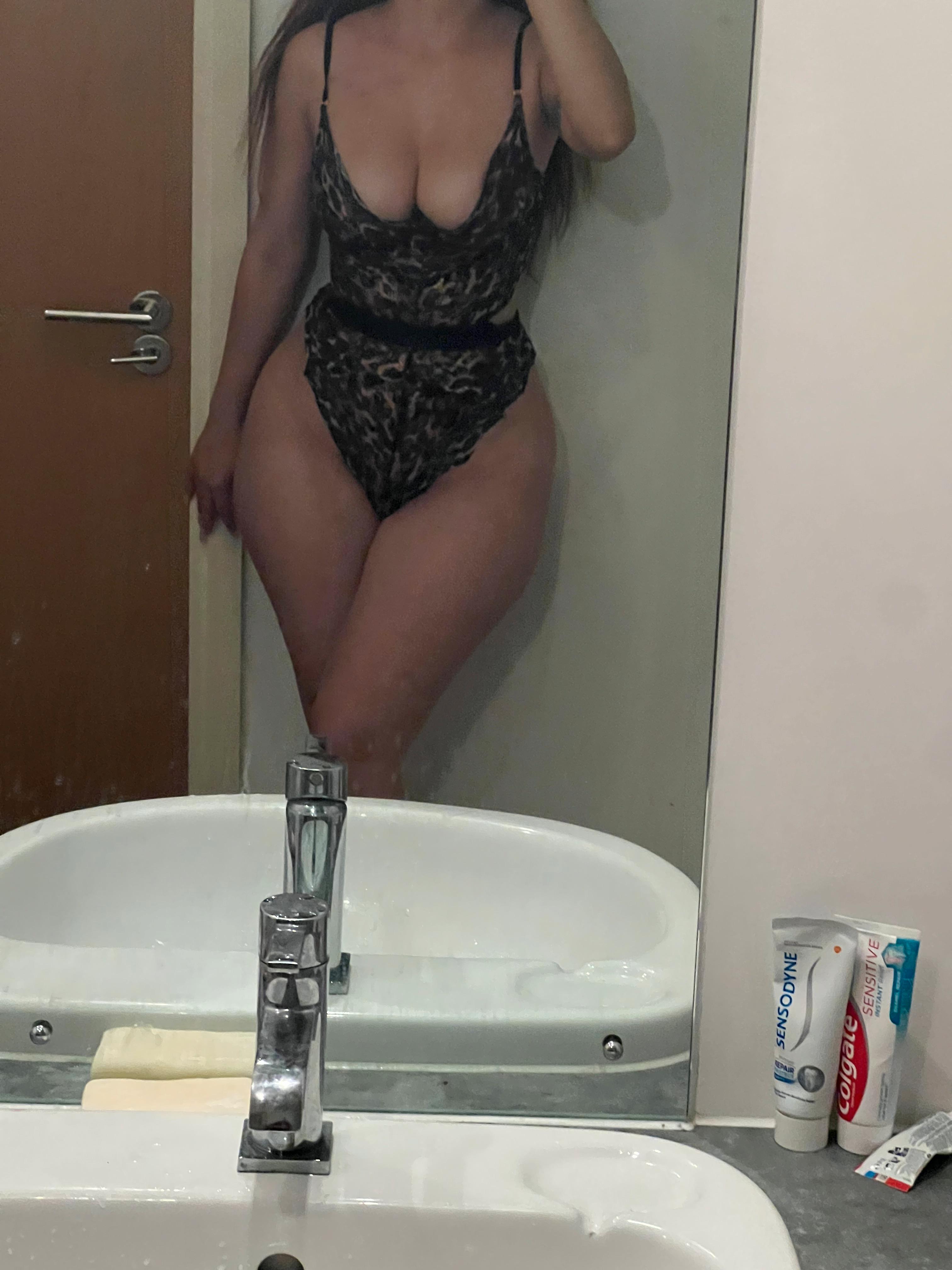 https://cdn.adultwork.com/gallery/G14/10364045.jpg