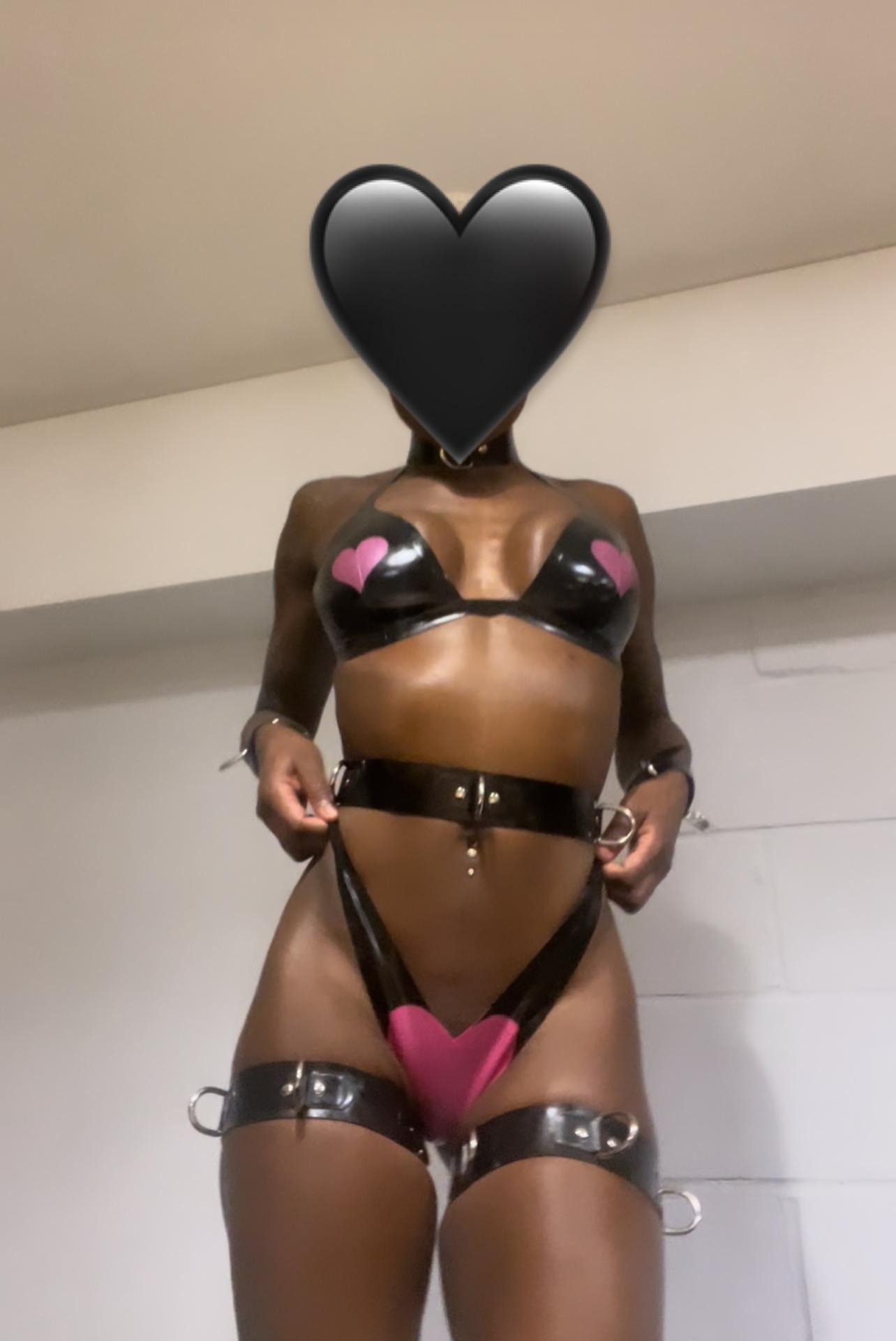 https://cdn.adultwork.com/gallery/G14/10364098.jpg