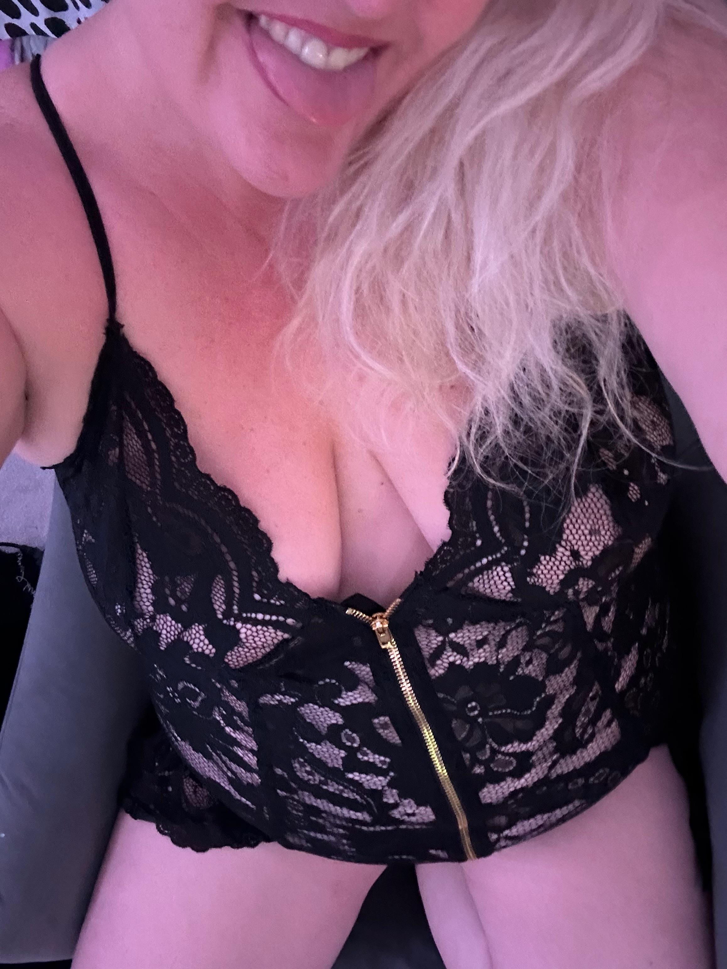 https://cdn.adultwork.com/gallery/G14/10364702.jpg