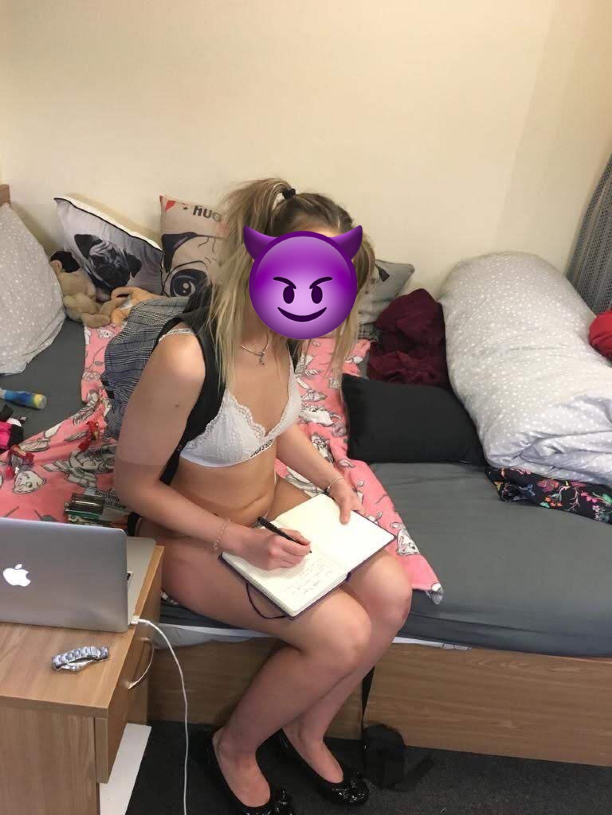 https://cdn.adultwork.com/gallery/G14/10450289.jpg