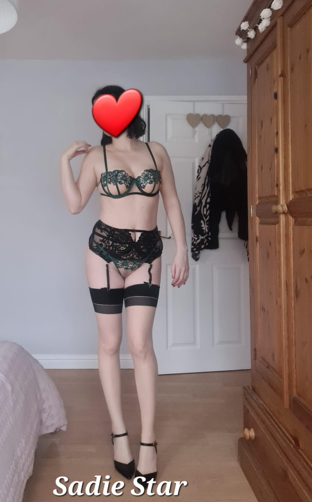 https://cdn.adultwork.com/gallery/G14/10450463.jpg