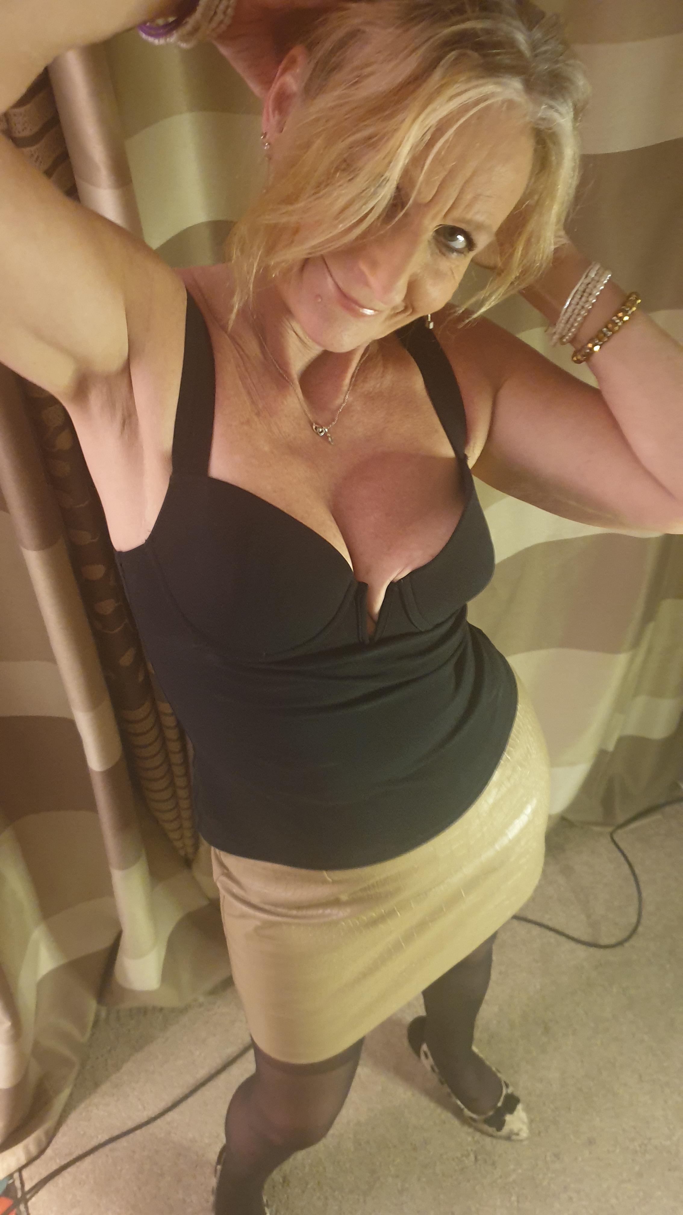 https://cdn.adultwork.com/gallery/G14/10470198.jpg