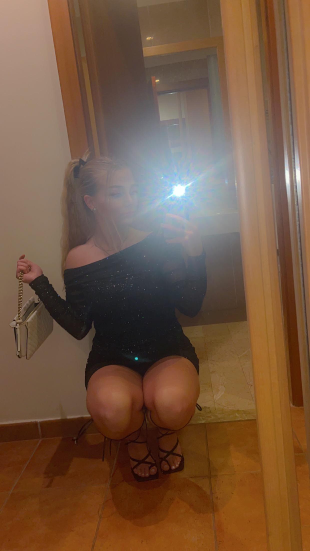 https://cdn.adultwork.com/gallery/G14/10470574.jpg