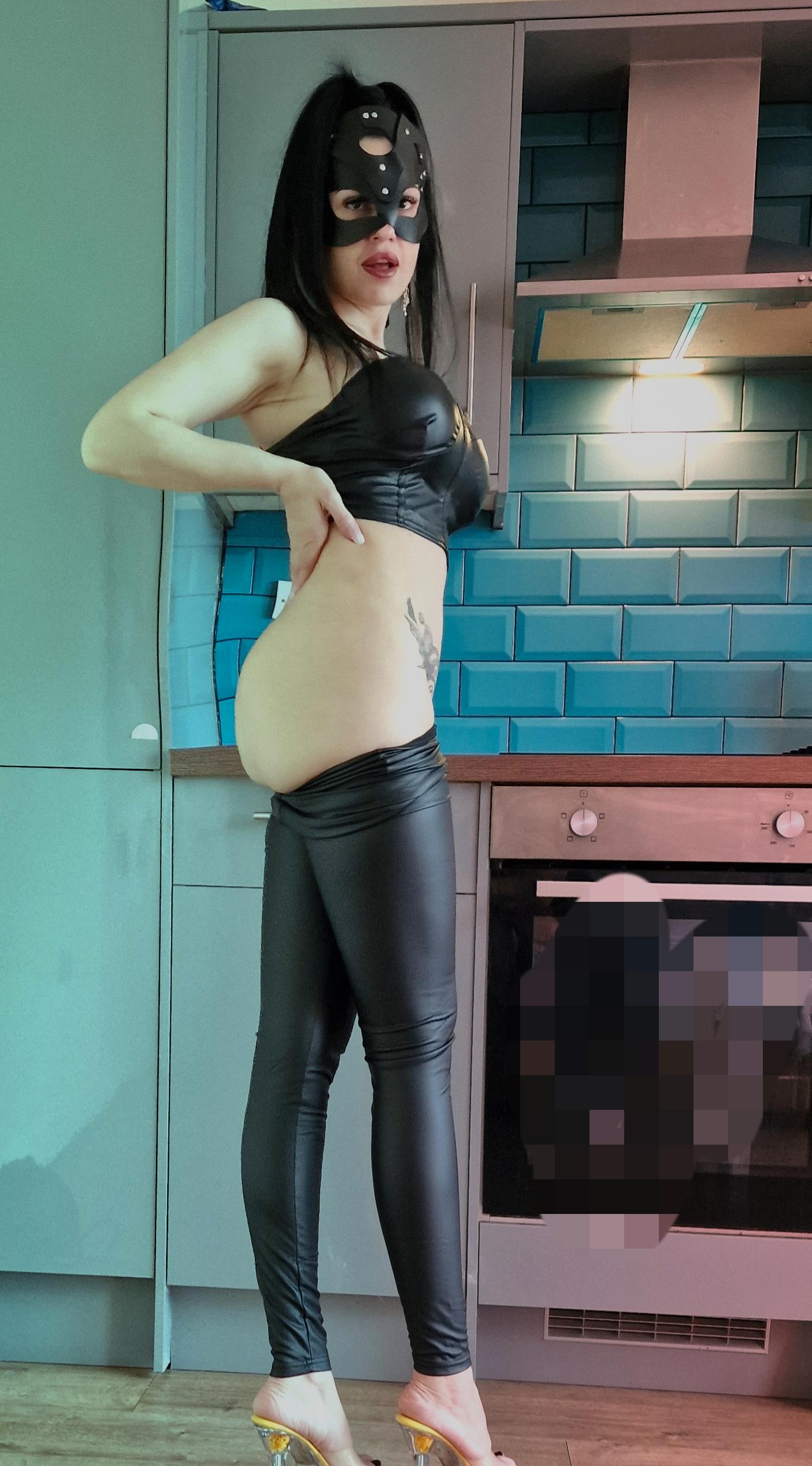 https://cdn.adultwork.com/gallery/G14/10470856.jpg