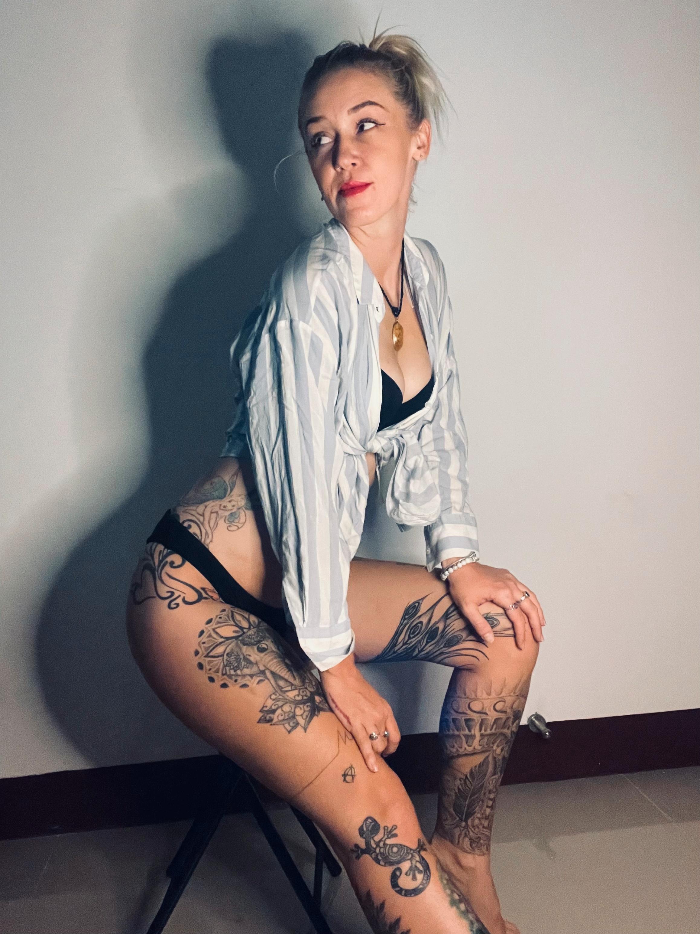 https://cdn.adultwork.com/gallery/G14/10470945.jpg