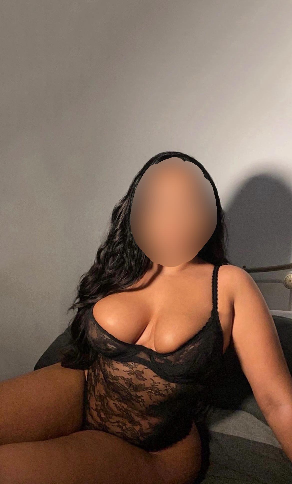 https://cdn.adultwork.com/gallery/G14/10475441.jpg