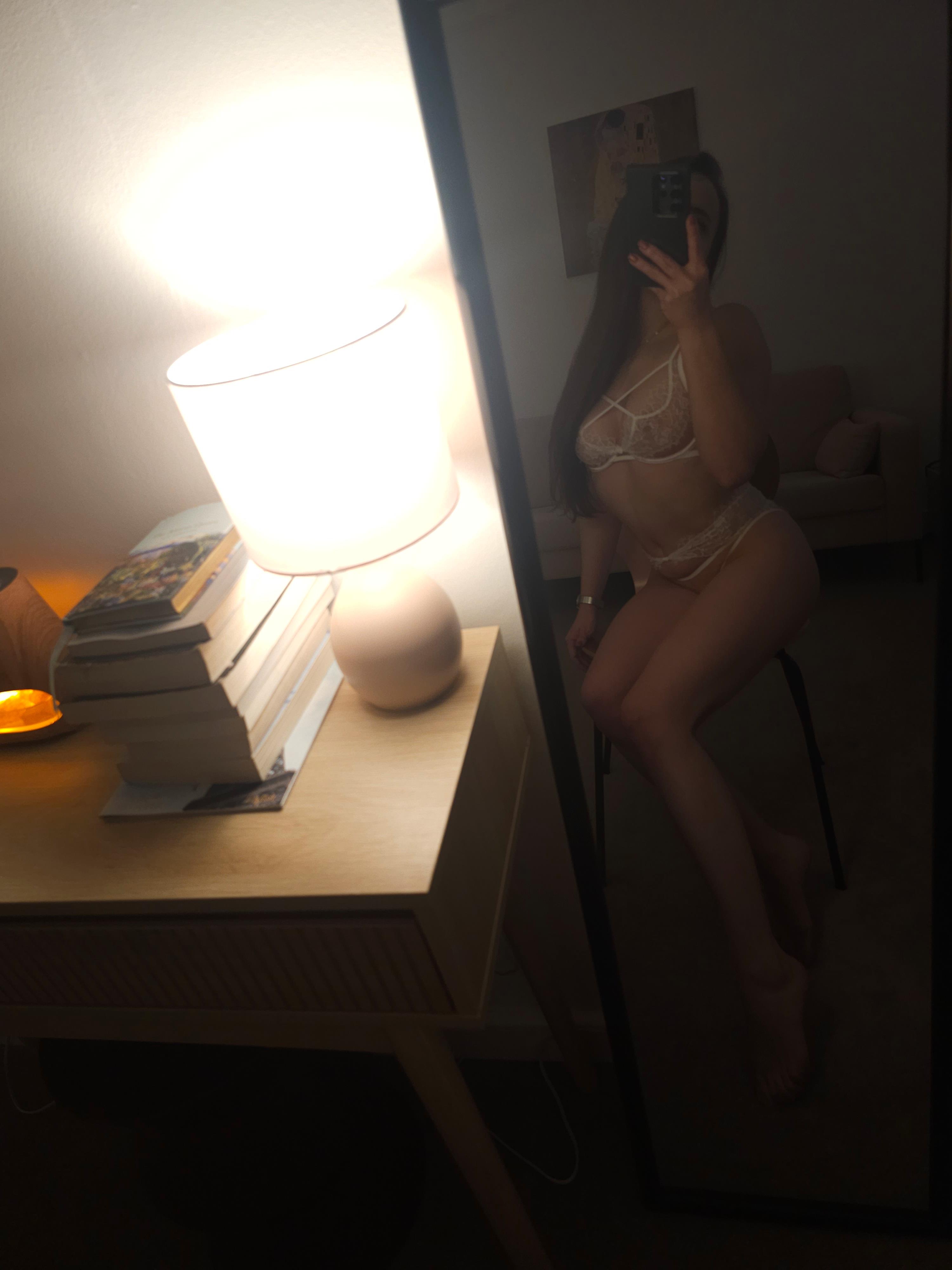 https://cdn.adultwork.com/gallery/G14/10480253.jpg