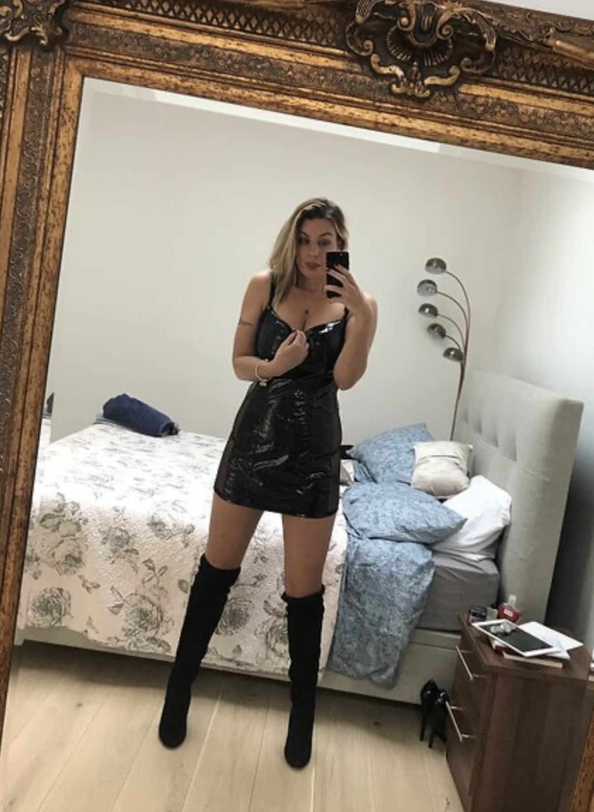 https://cdn.adultwork.com/gallery/G14/10480893.jpg