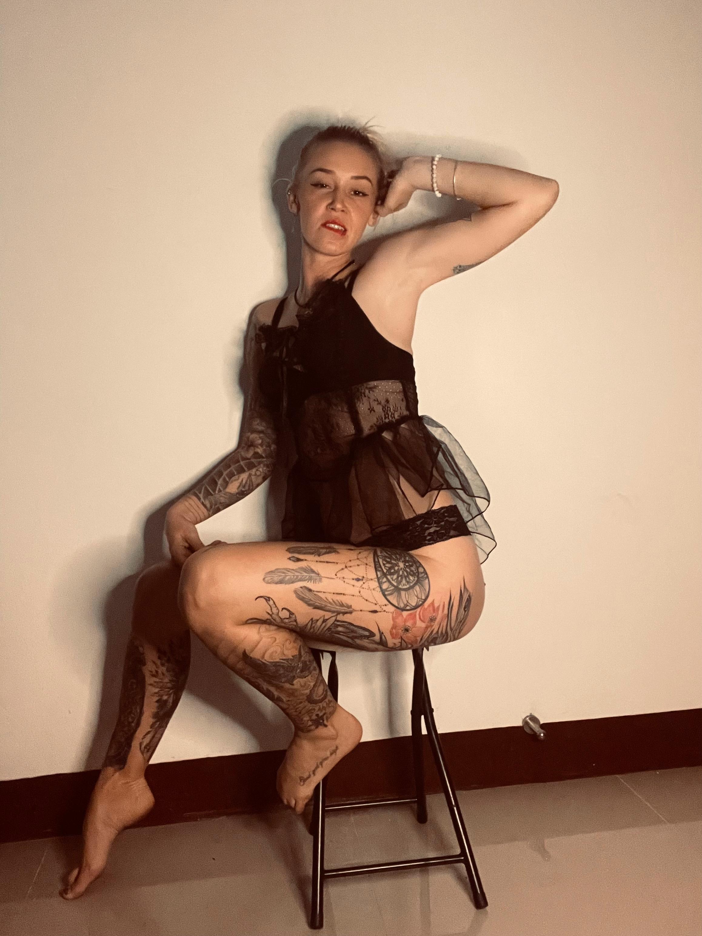 https://cdn.adultwork.com/gallery/G14/10483262.jpg