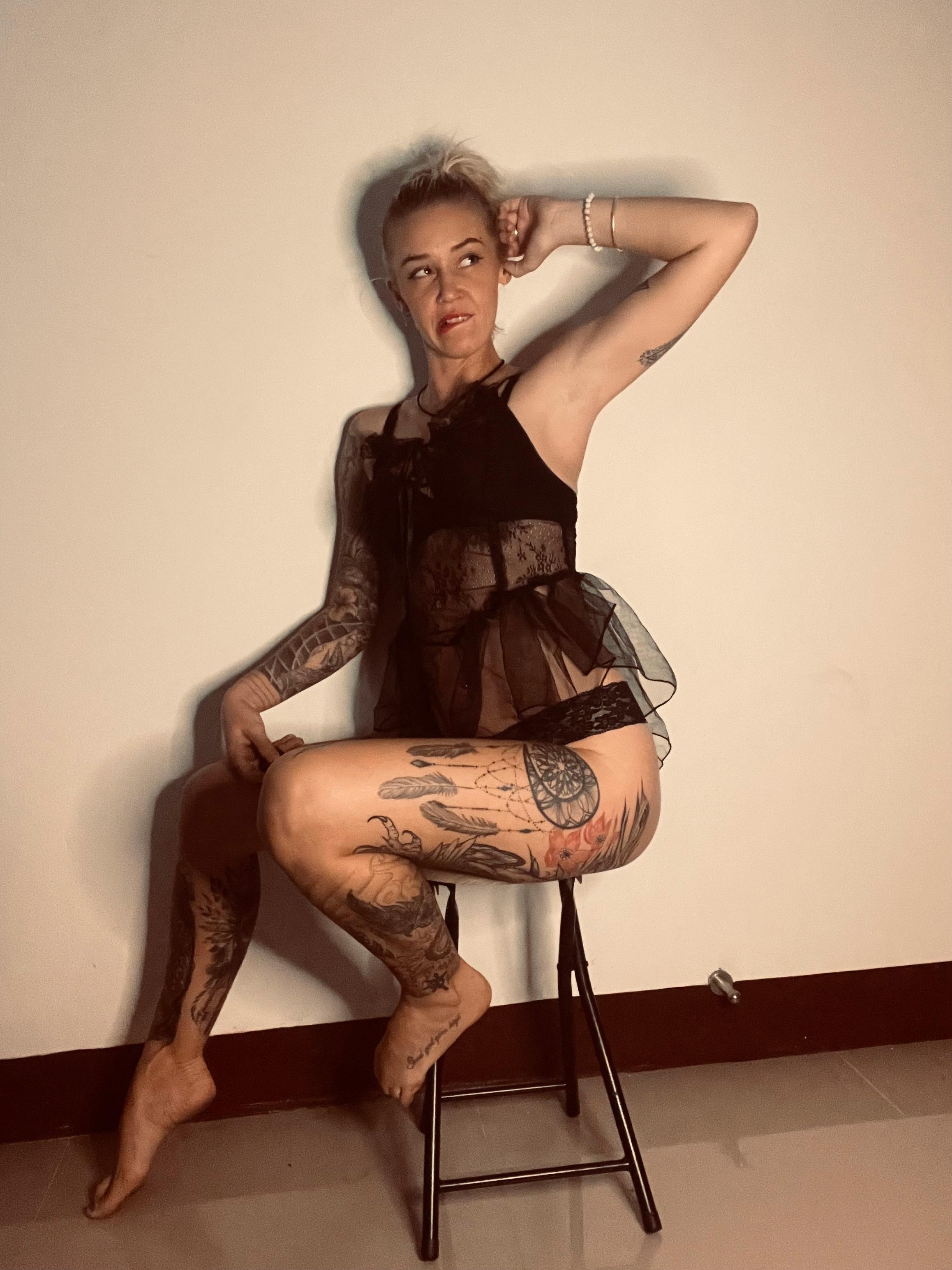 https://cdn.adultwork.com/gallery/G14/10483263.jpg