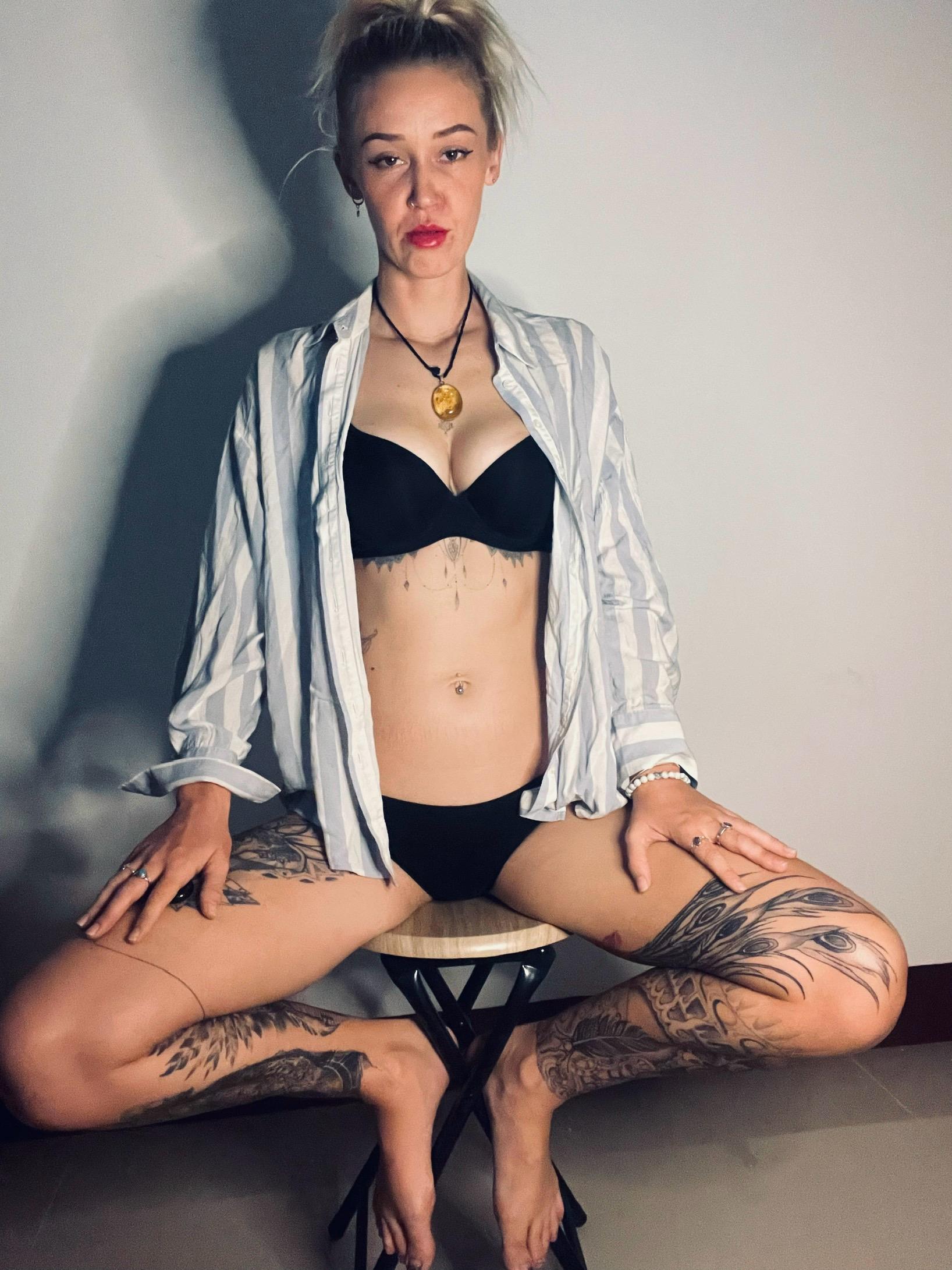 https://cdn.adultwork.com/gallery/G14/10487206.jpg