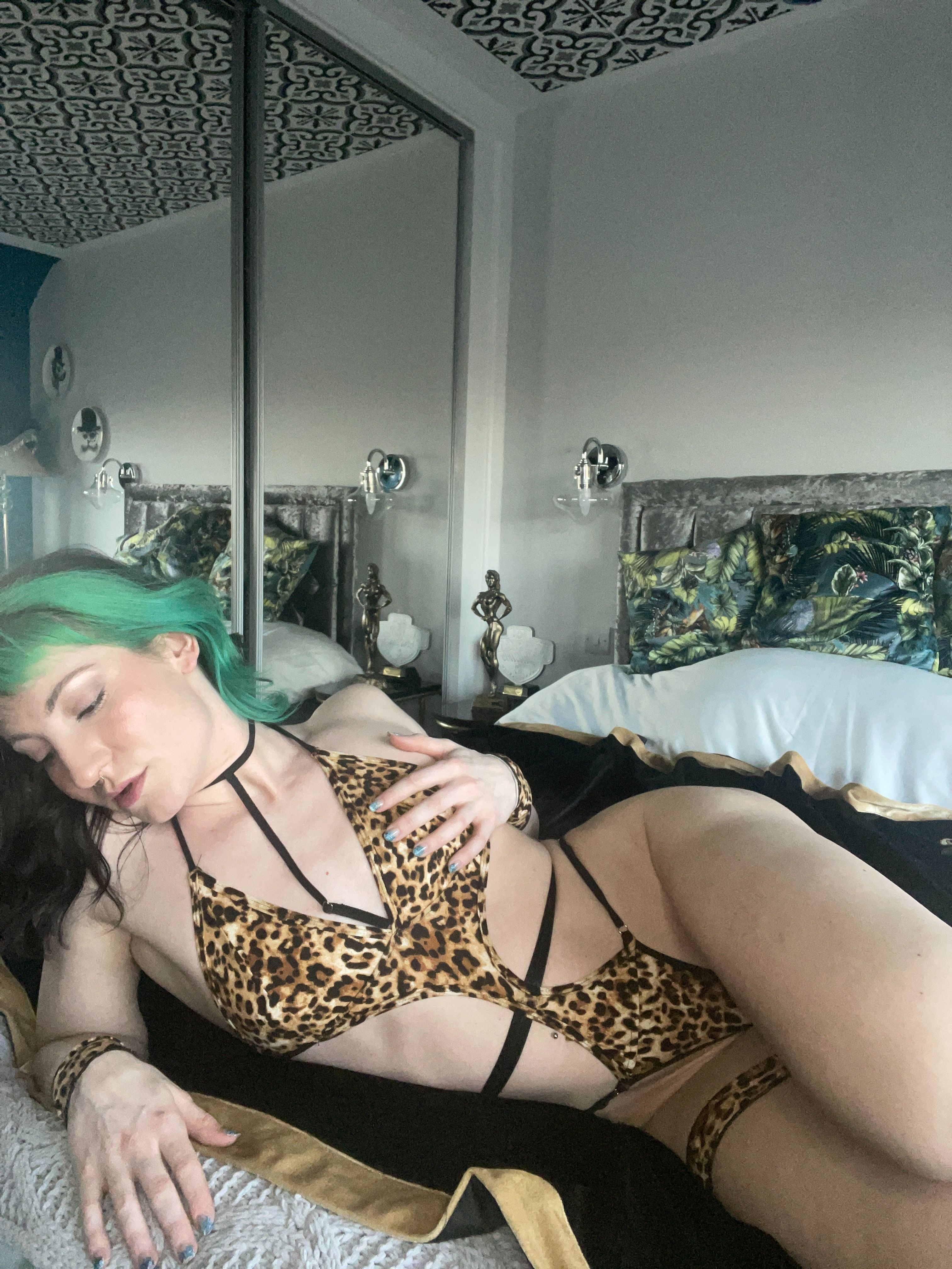 https://cdn.adultwork.com/gallery/G14/10487948.jpg